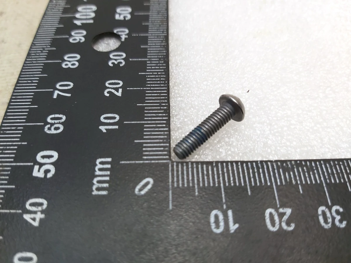 12 Болт кріплення пластини зовнішньої ручки дверей M4-0.7x16 [08.8] -AP-06 Tesla model S, model S REST 1012482-00-B