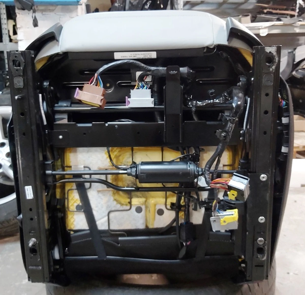 3 Сиденье водительское (без под.безоп датч.присут. блока упр) PREM GRAY (GEN 1, шир подгол карман) Tesla model S, model S REST 1013112-04-B