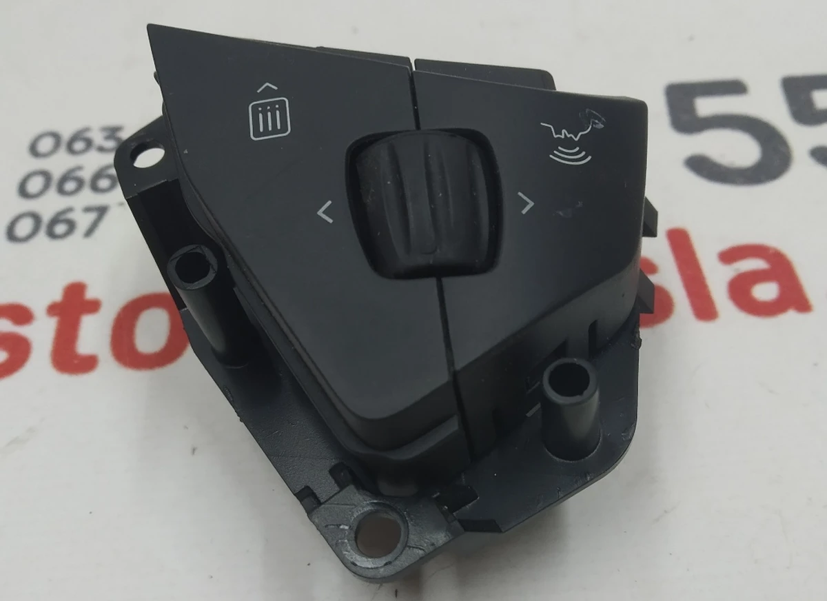 1 Кнопка переключения (на руле) правая Tesla model X, model S REST 1013242-00-H
