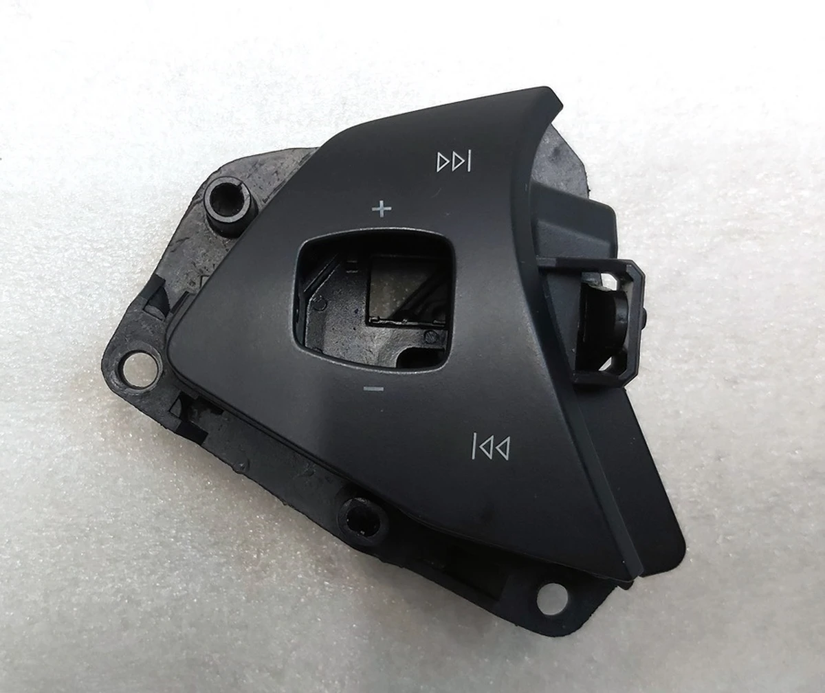 1 Корпус кнопки переключения (на руле) левой без регулятора Tesla model S, model S REST, model X 1013242-00