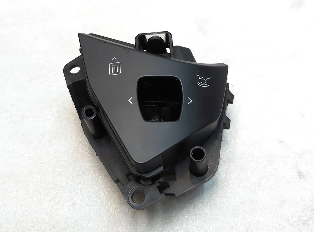 1 Shift button housing (on the steering wheel) right without regulator Tesla model S, model S REST, model X 1013242-00