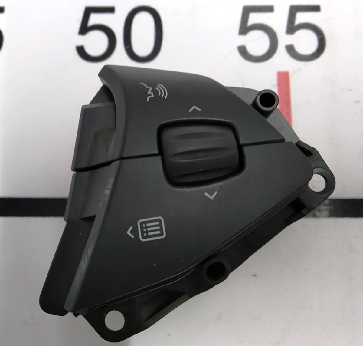 1 Кнопка переключения (на руле) правая Tesla model X S REST 1013242-00-H