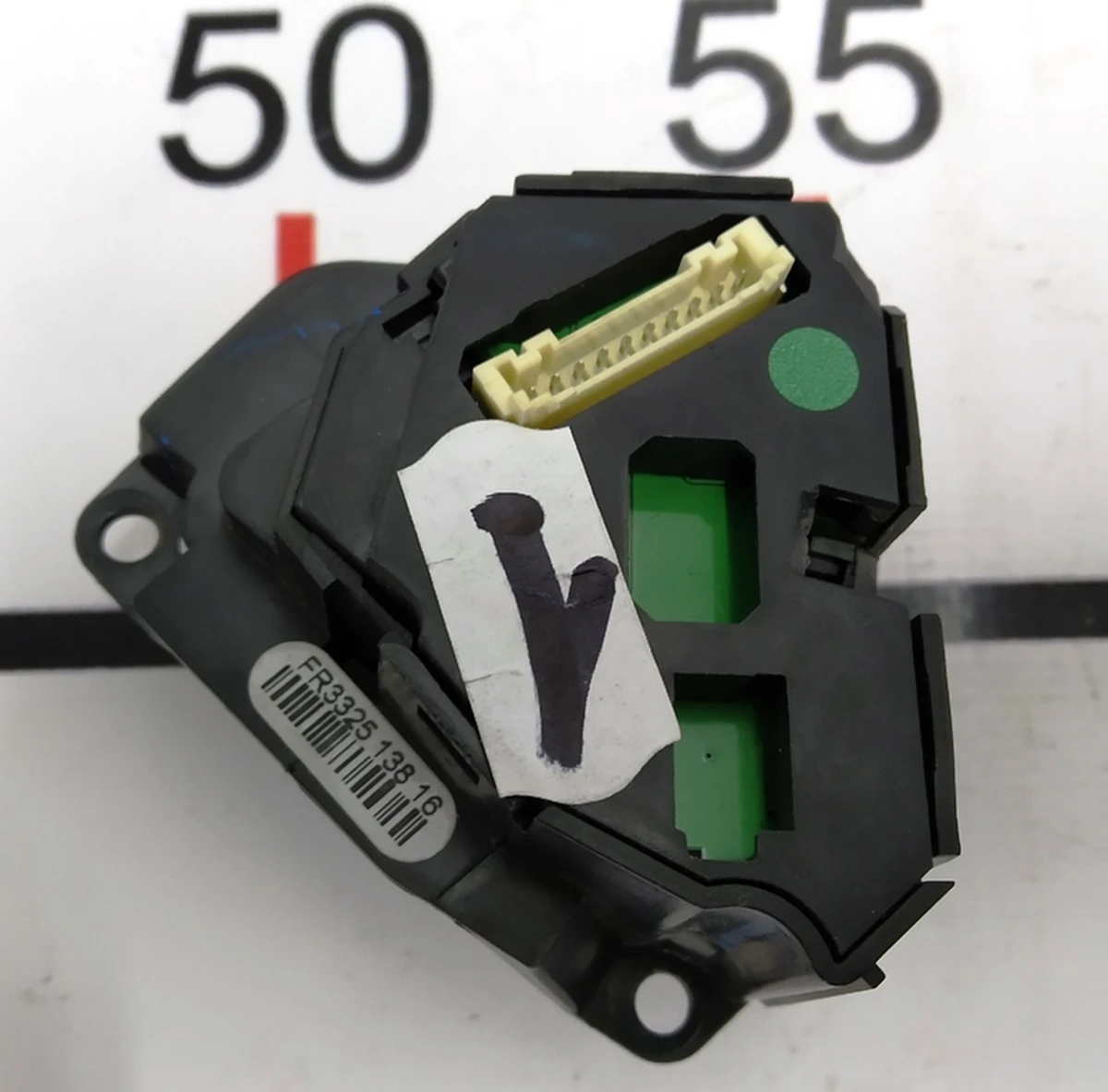 1 Кнопка переключения (на руле) правая Tesla model X S REST 1013242-00-H