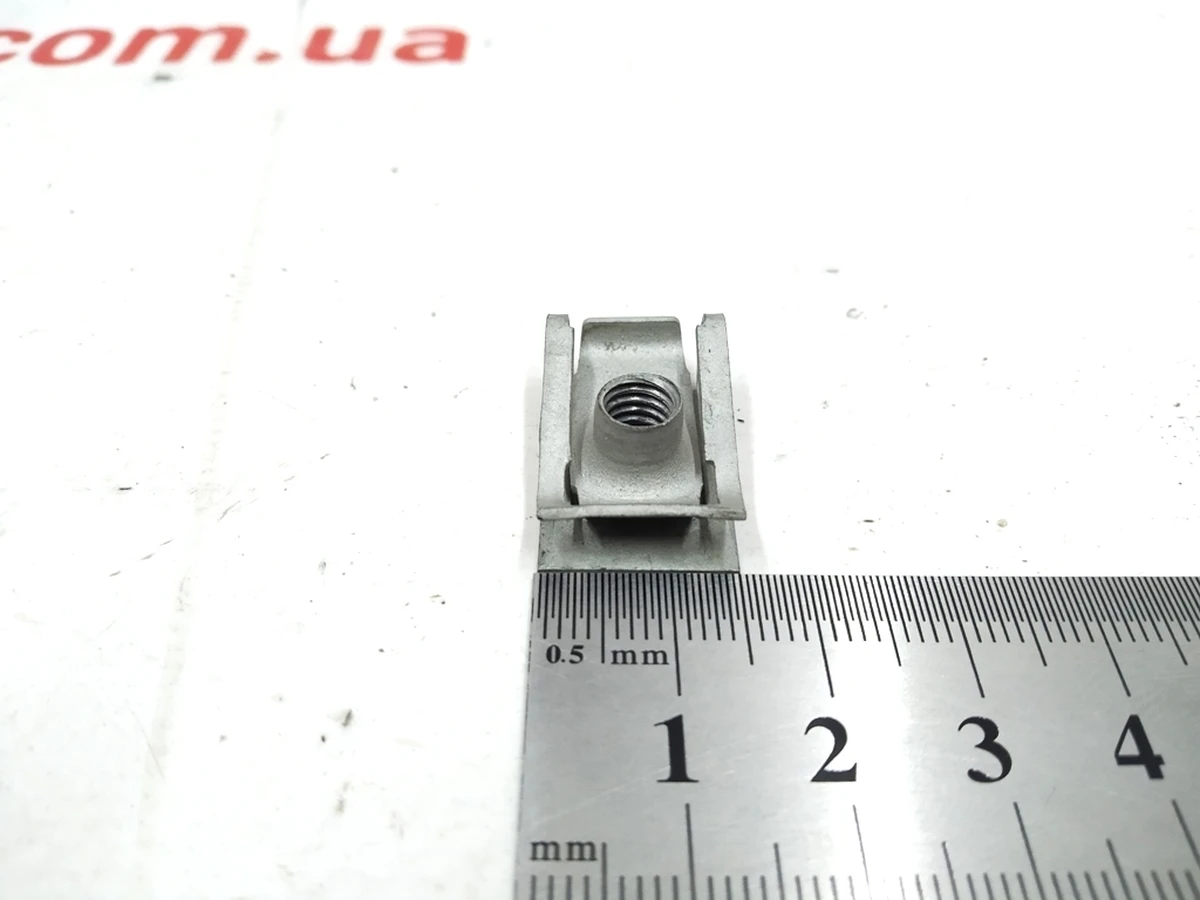 4 Скоба M6 0.5-3.0 MULTITHREAD Tesla Model S REST, Model X, Model 3 1013802-00-B