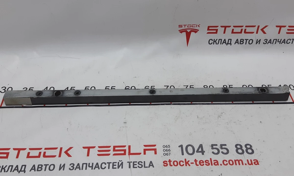 Планка притискна основної батареї GU-10 Tesla model X S REST 1014153-GU-10