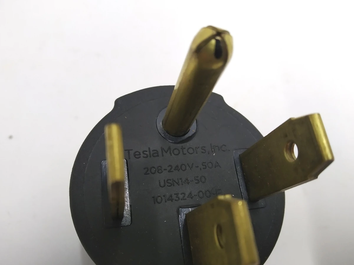Адаптер зарядки 250V1.050A 14-50 (USN) Tesla Model S, Model S REST, Model X 1014324-00-E