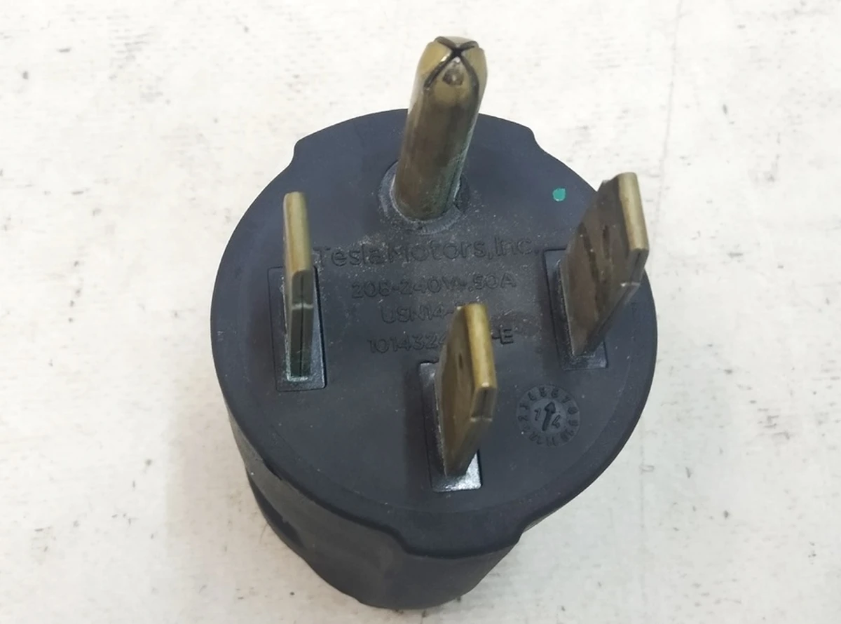 6 ASY,UA,250V1,050A,ADPTR,TMC001toUSN14-50 (oxidation) Tesla Model S, Model S REST, Model X 1014324-00-E