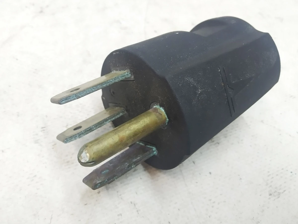 6 ASY,UA,250V1,050A,ADPTR,TMC001toUSN14-50 (damaged) Tesla Model S, Model S REST, Model X 1014324-10-E