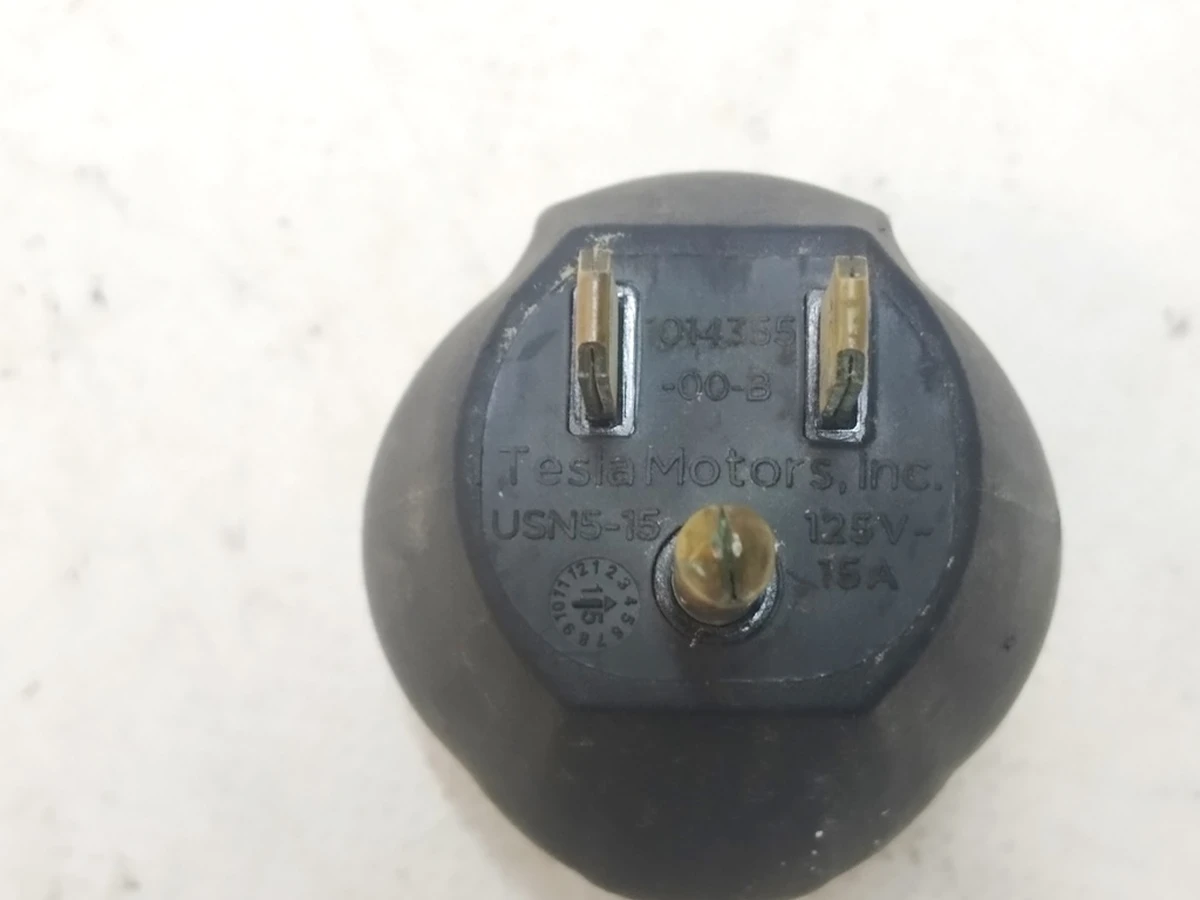 ASY,UA,125V1,015A,ADPTR,TMC001toUSN5-15 (oxidation) Tesla Model S, Model S REST, Model X 1014355-10-B