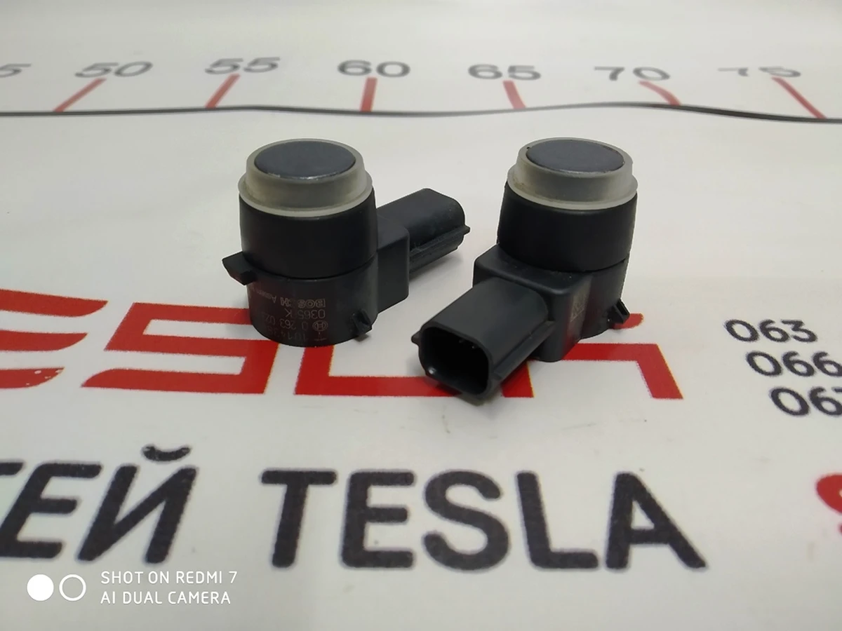 1 Датчик парктроніка S1 S4 (8 датчиків система PARK ASSIST) Tesla model S 1014388-00-A