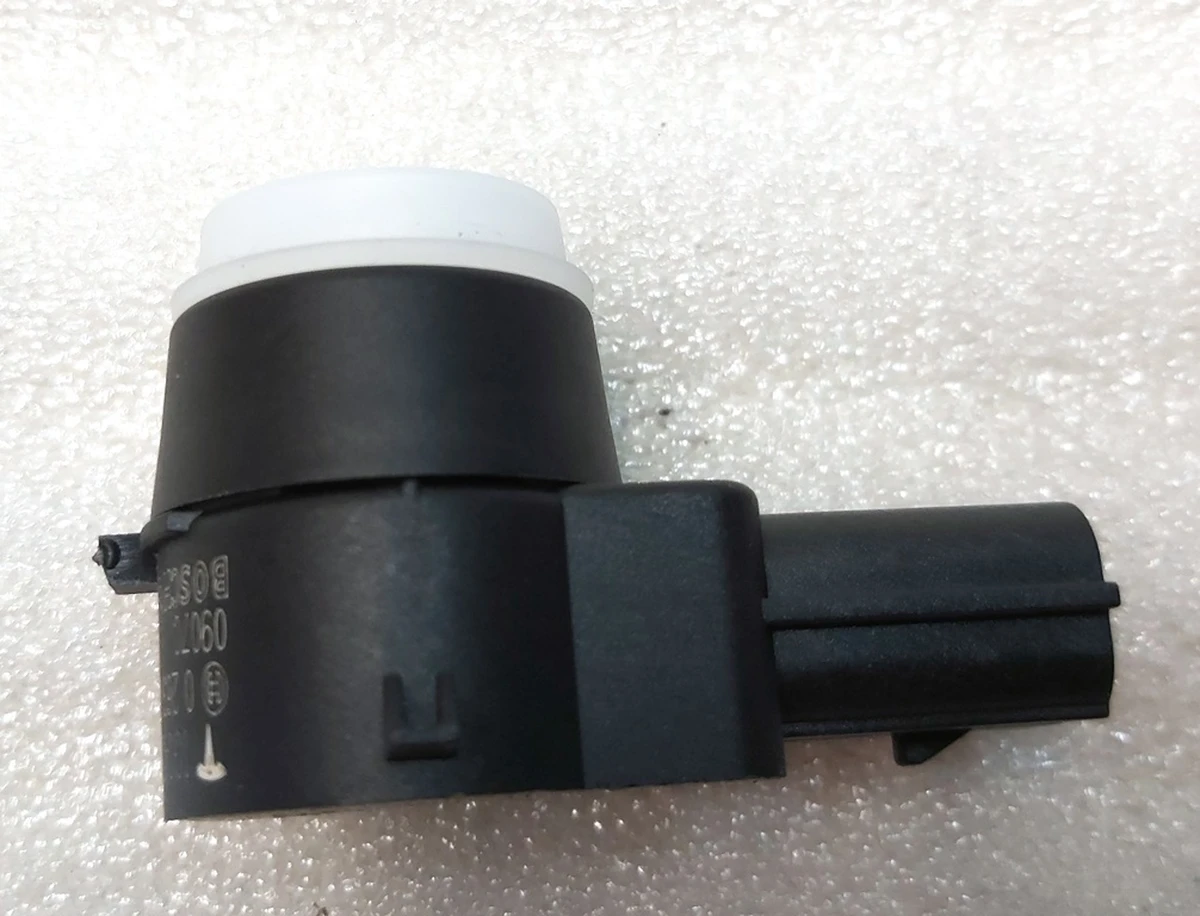 1 Датчик парктроніка (8 датчиків система PARK ASSIST) WHITE Tesla model S 1014388-00-A