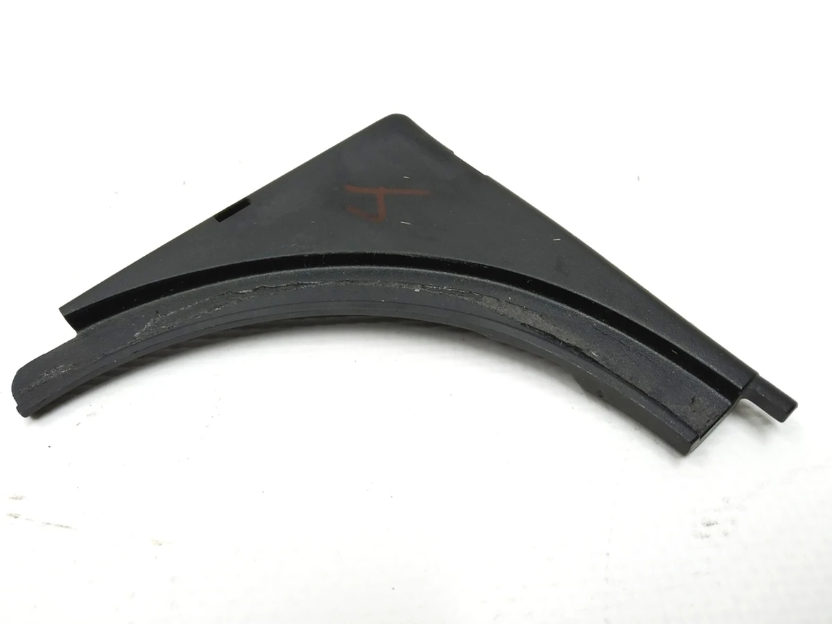 Bracket-guide of the pressure sensor of the panoramic sunroof left Tesla model S 1014441-00-C