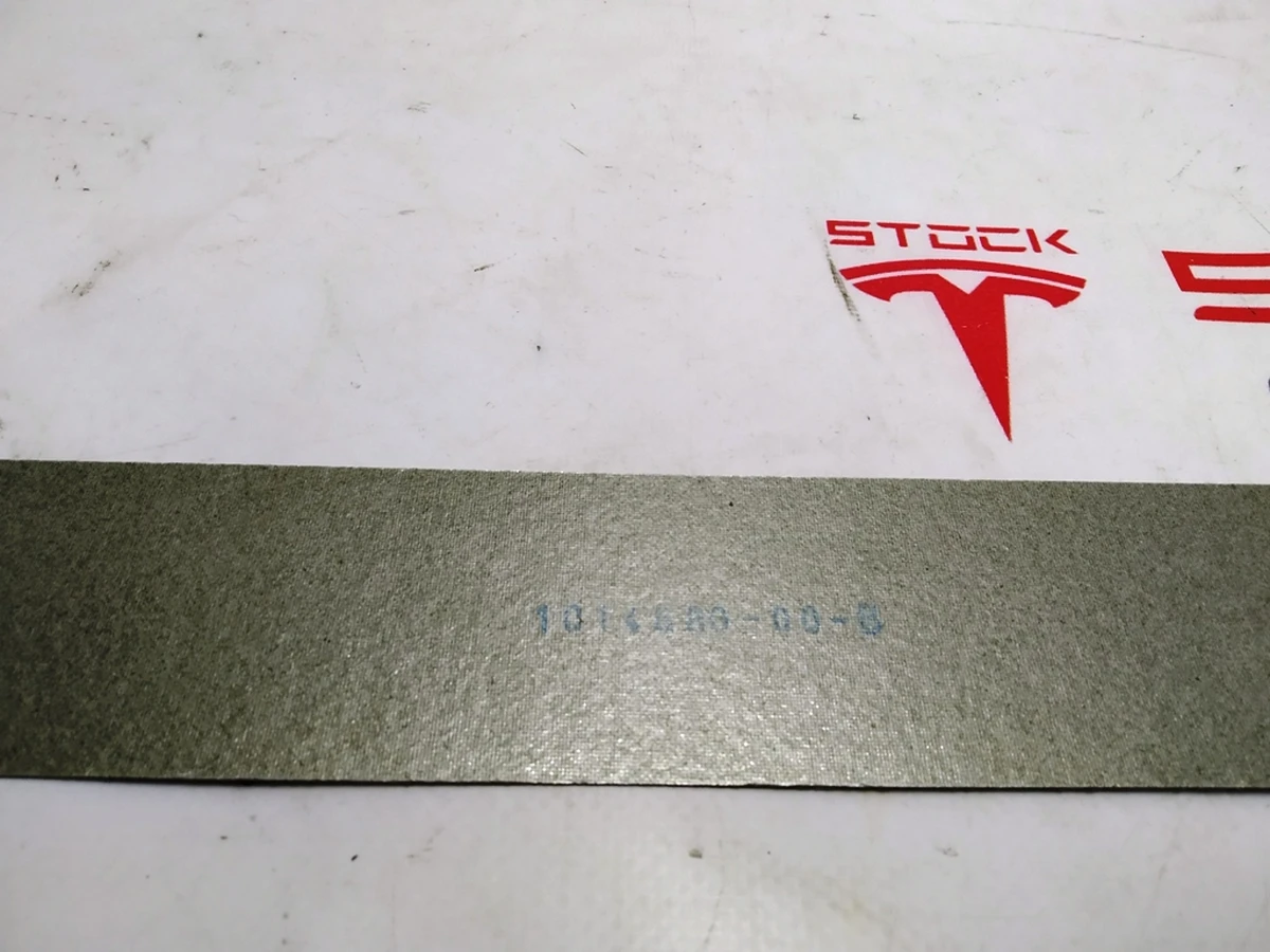 Пластина-изолятор текстолитовая основной батареи фигурная Tesla model X S REST 1014880-00-B