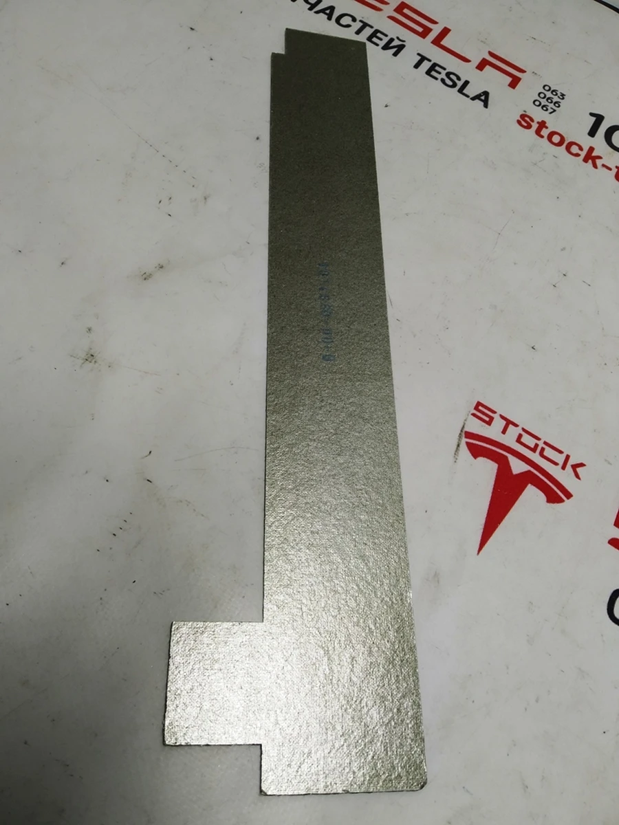 Пластина-изолятор текстолитовая основной батареи фигурная Tesla model X S REST 1014880-00-B