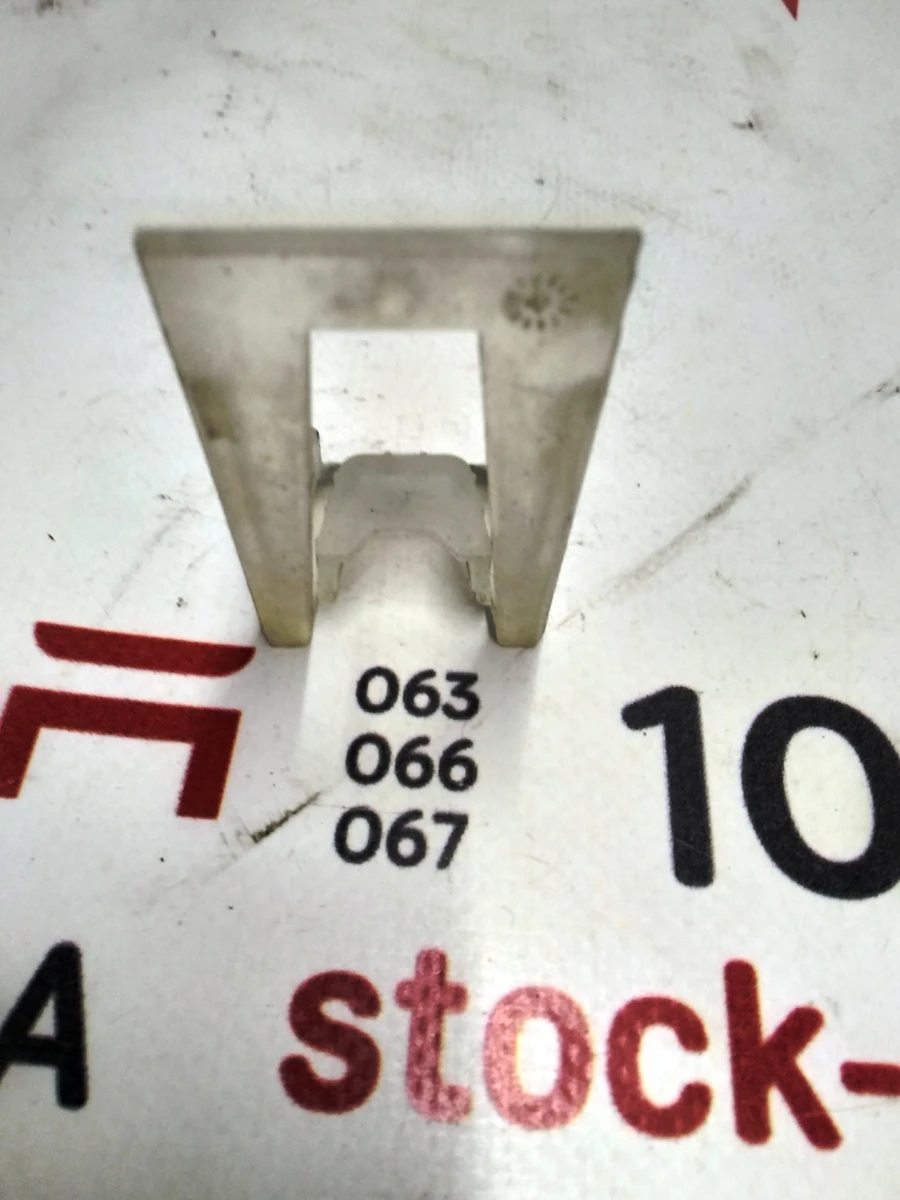 Изолятор силиконовый листа защитного металлического корпуса основной батареи Tesla model S 1014929-00-C