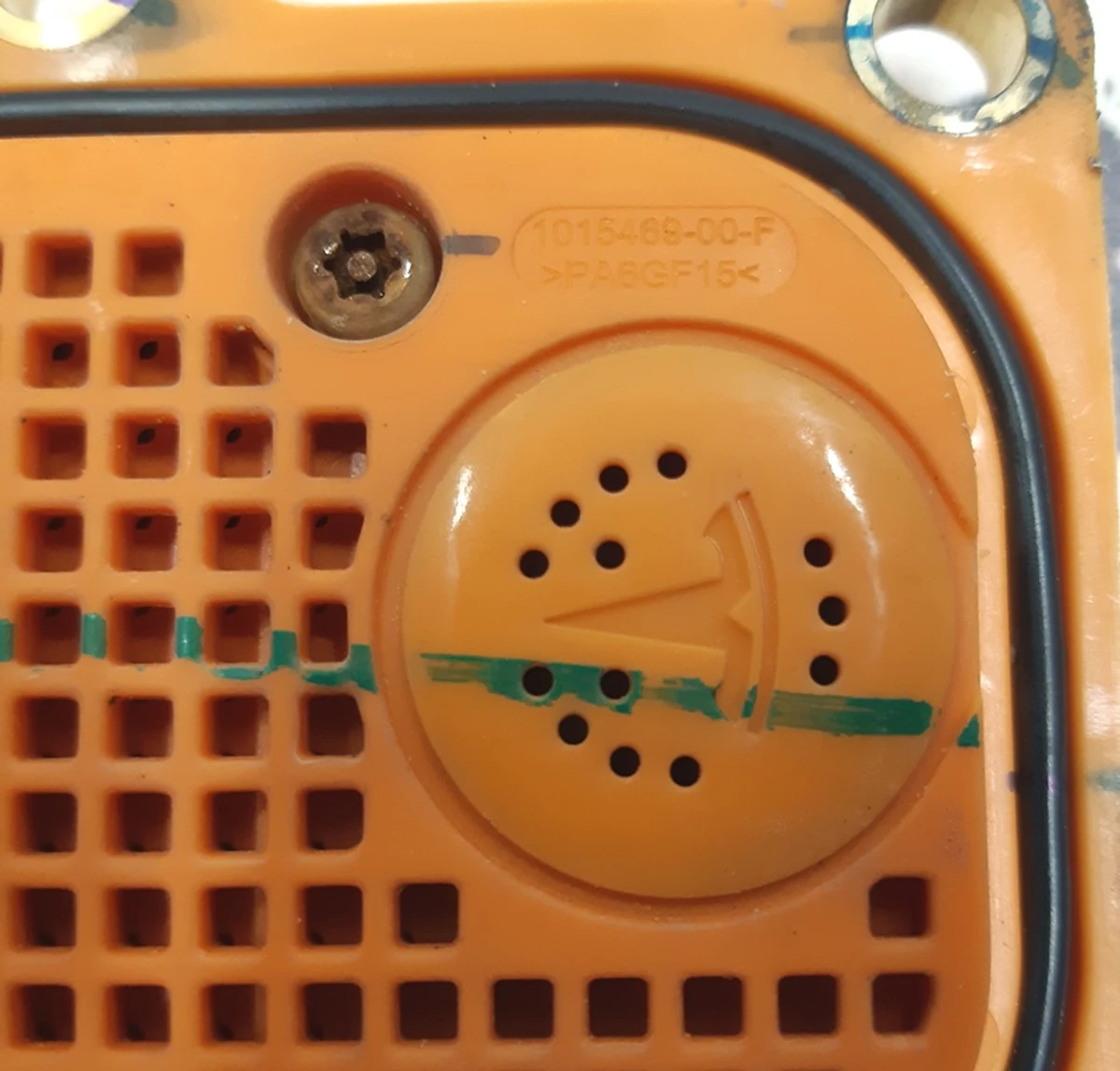 1 Main battery ventilation cover plastic lower Tesla Model S REST, Model X 1015469-00-F