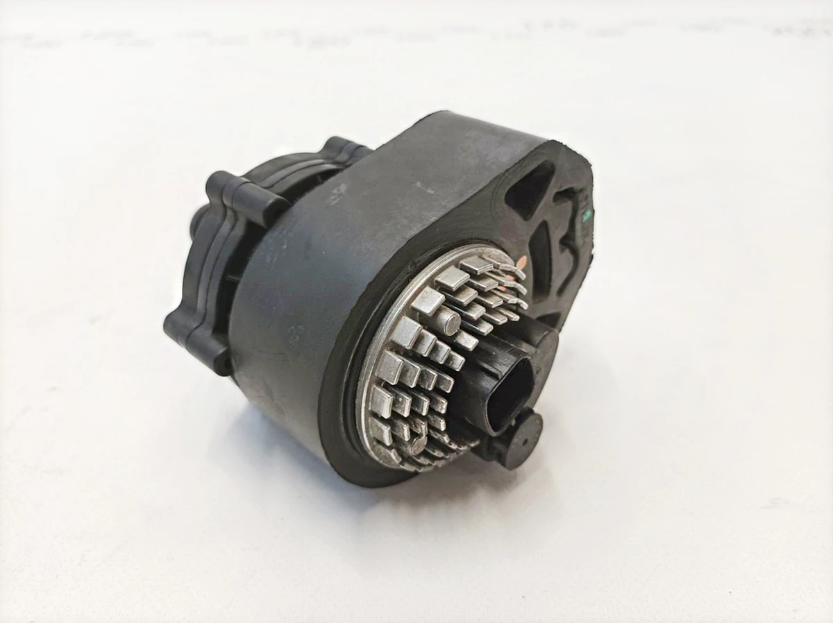 Насос системы охлаждения A2425000086 Mercedes B-Class 1015565-00-C