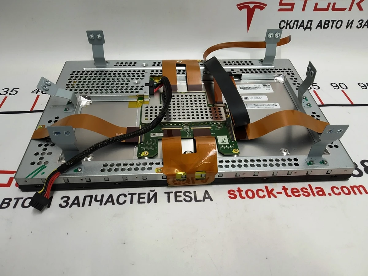 1 Дисплей з тачскрином та платою управління у зборі Tesla model X S REST 1015898-00-A