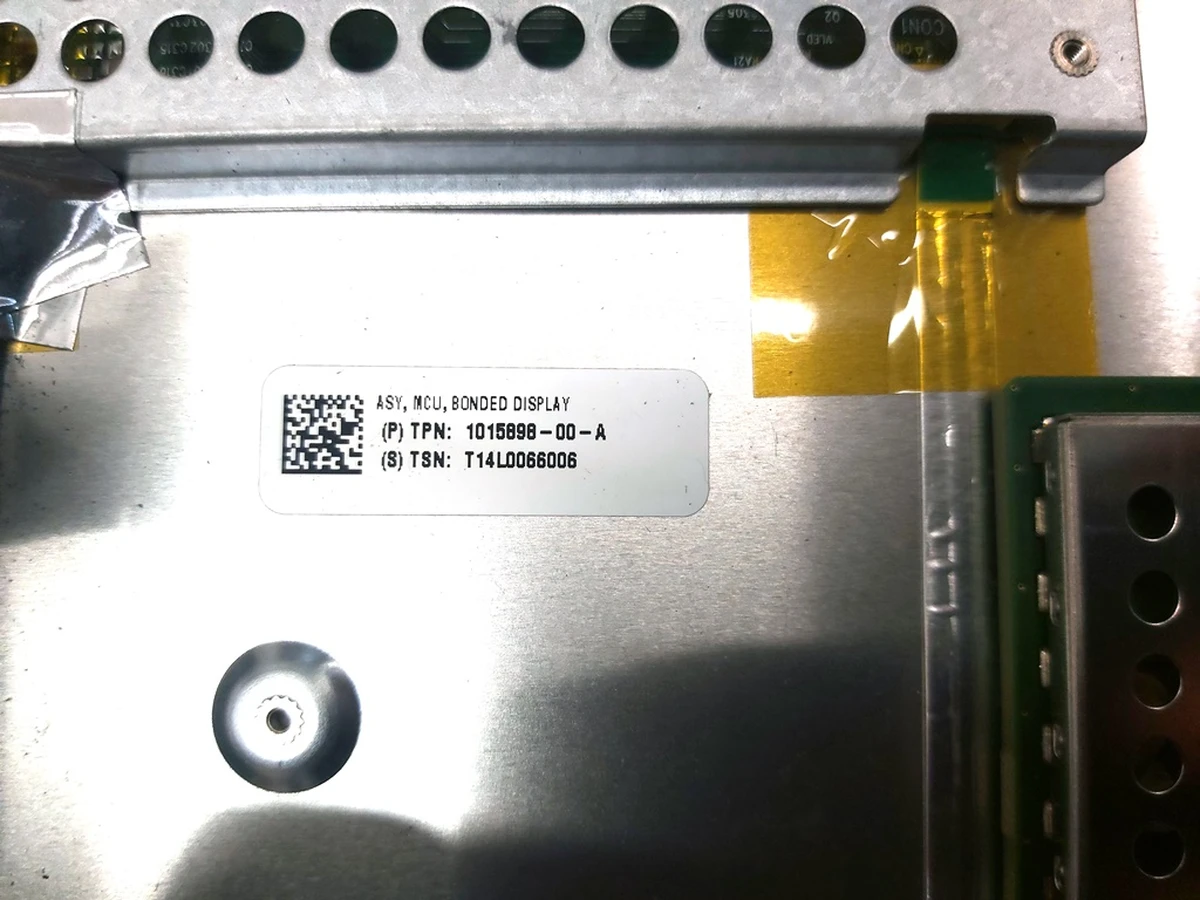 1 Дисплей с тачскрином с воздушными пузырьками Tesla model S 1015898-00-A