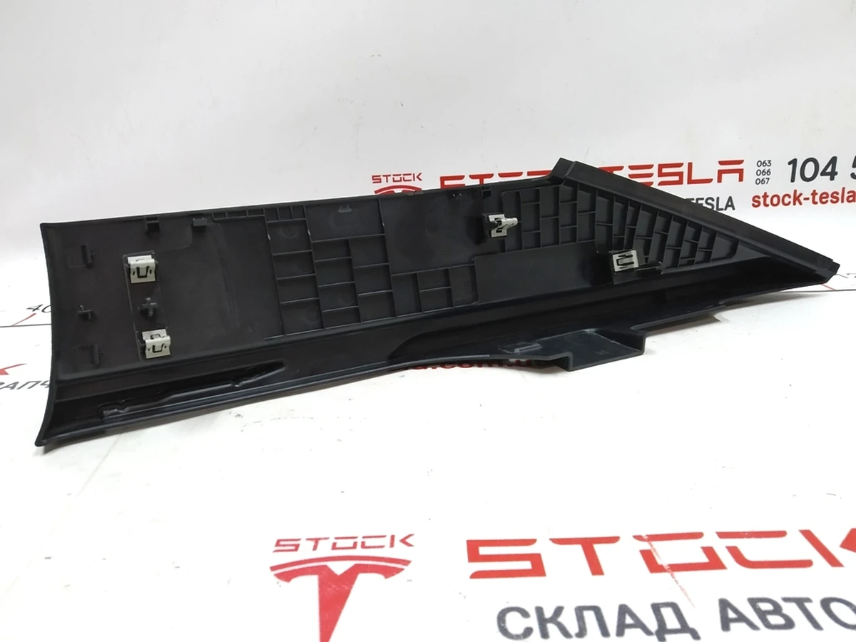11 Облицювання багажника ліва (під полицю) Tesla model S, model S REST