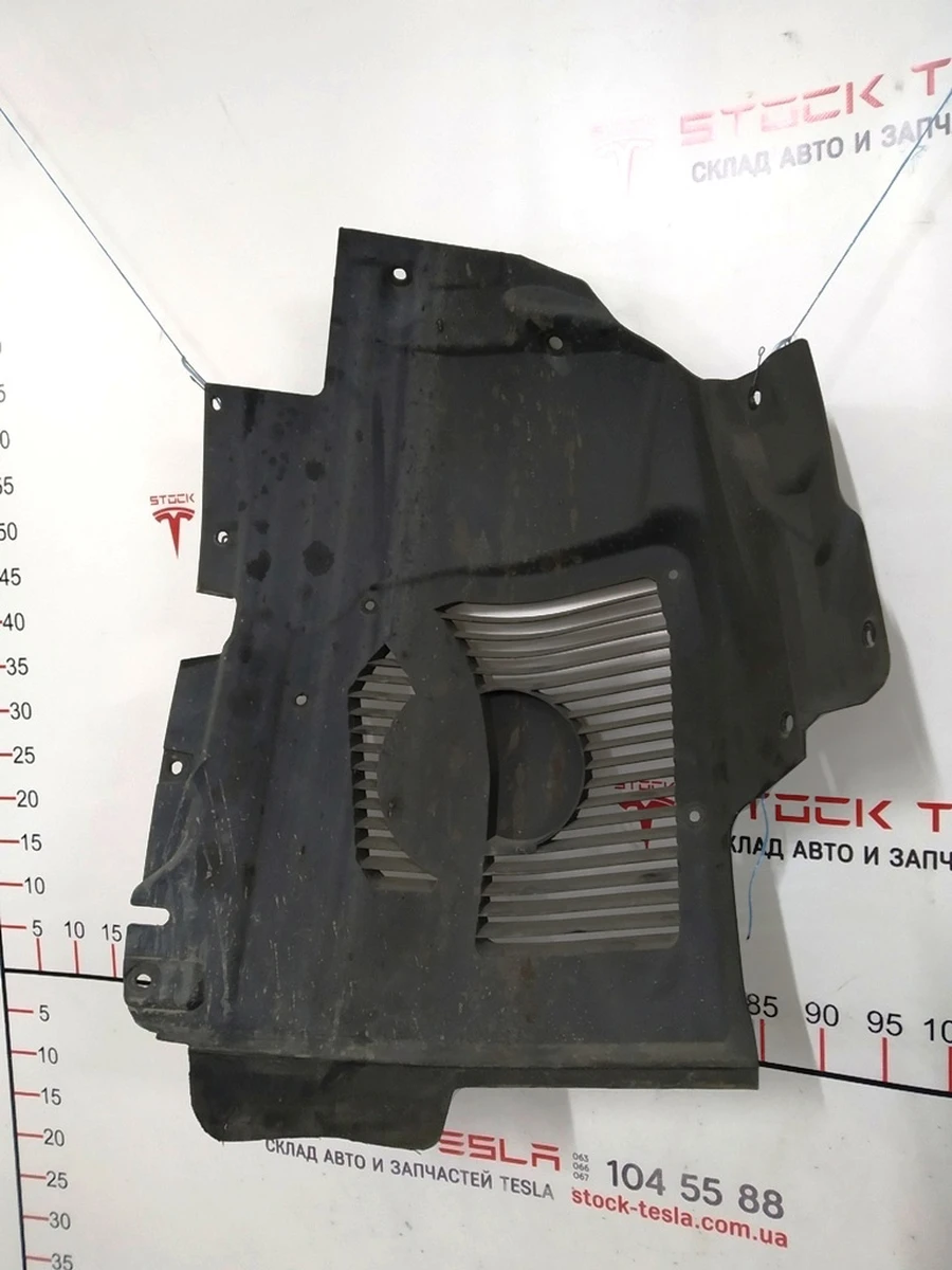 8 Підкрилок передній лівий передня частина RWD (з гніздом парктроніка) Tesla model S 1020467-00-E