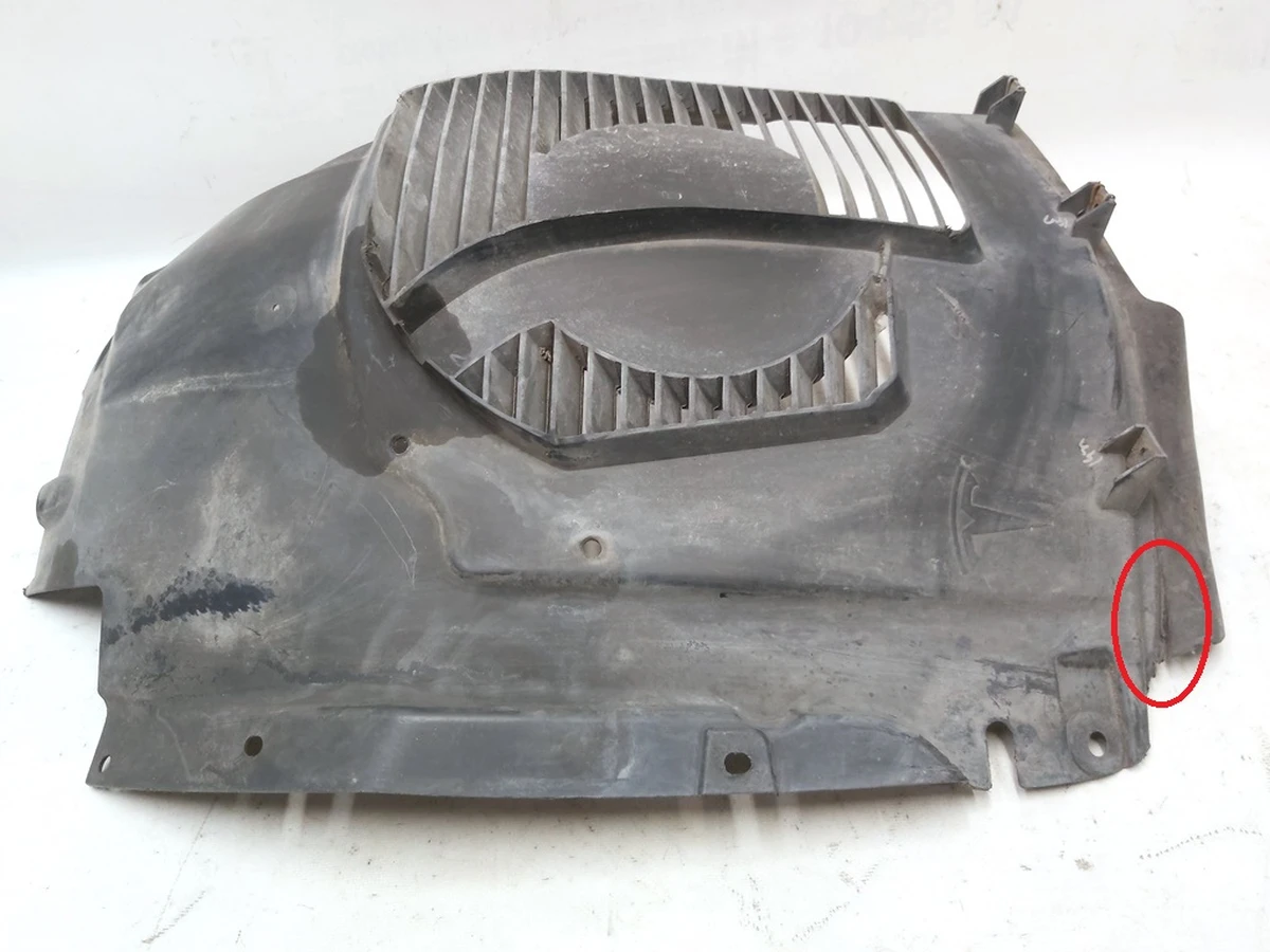 8 Подкрылок передний правый передняя часть RWD с повреждением Tesla model S 1020471-00-E