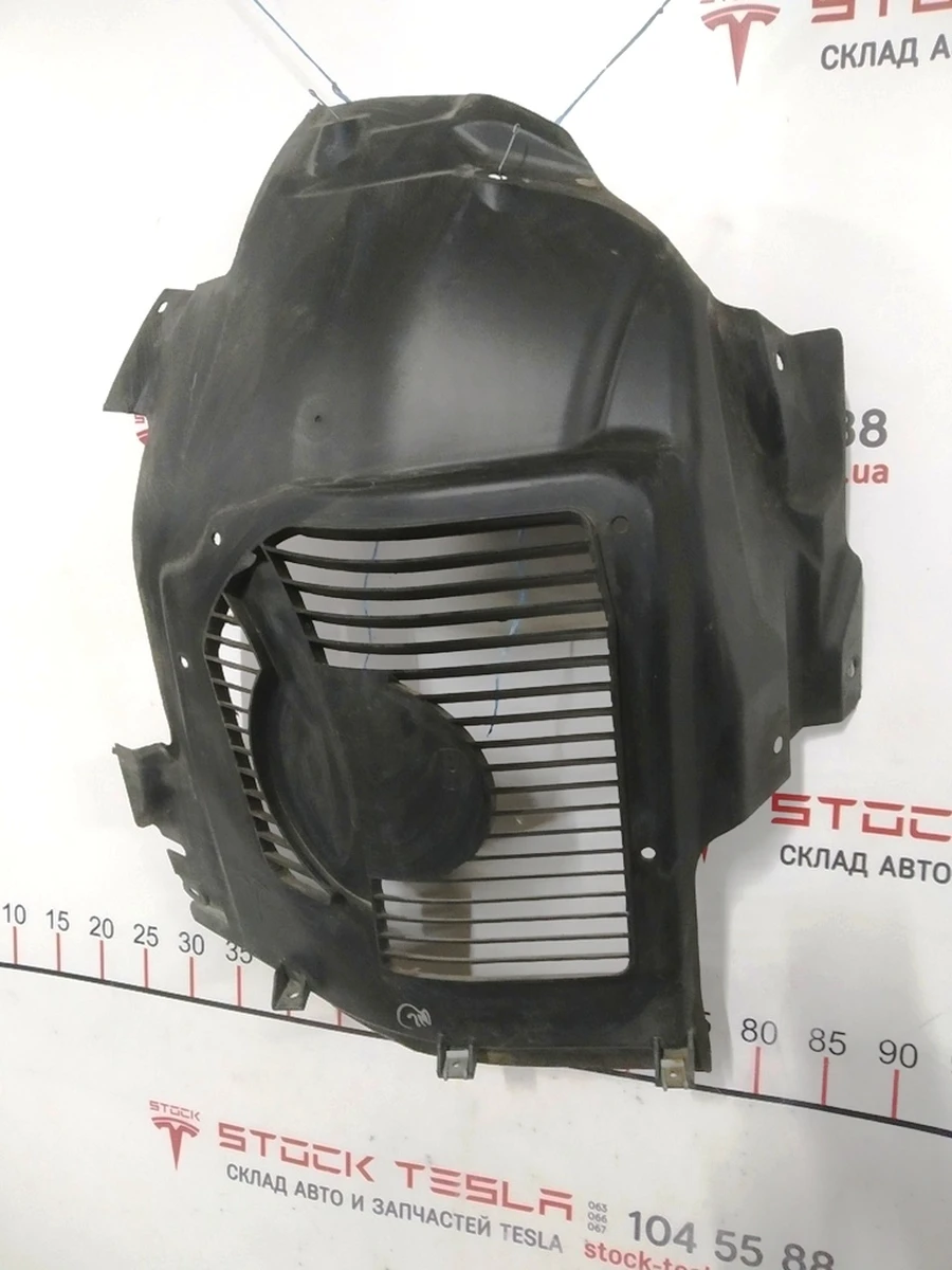 8 Підкрилок передній правий передня частина RWD (з гніздом парктроніка) Tesla model S 1020471-00-E