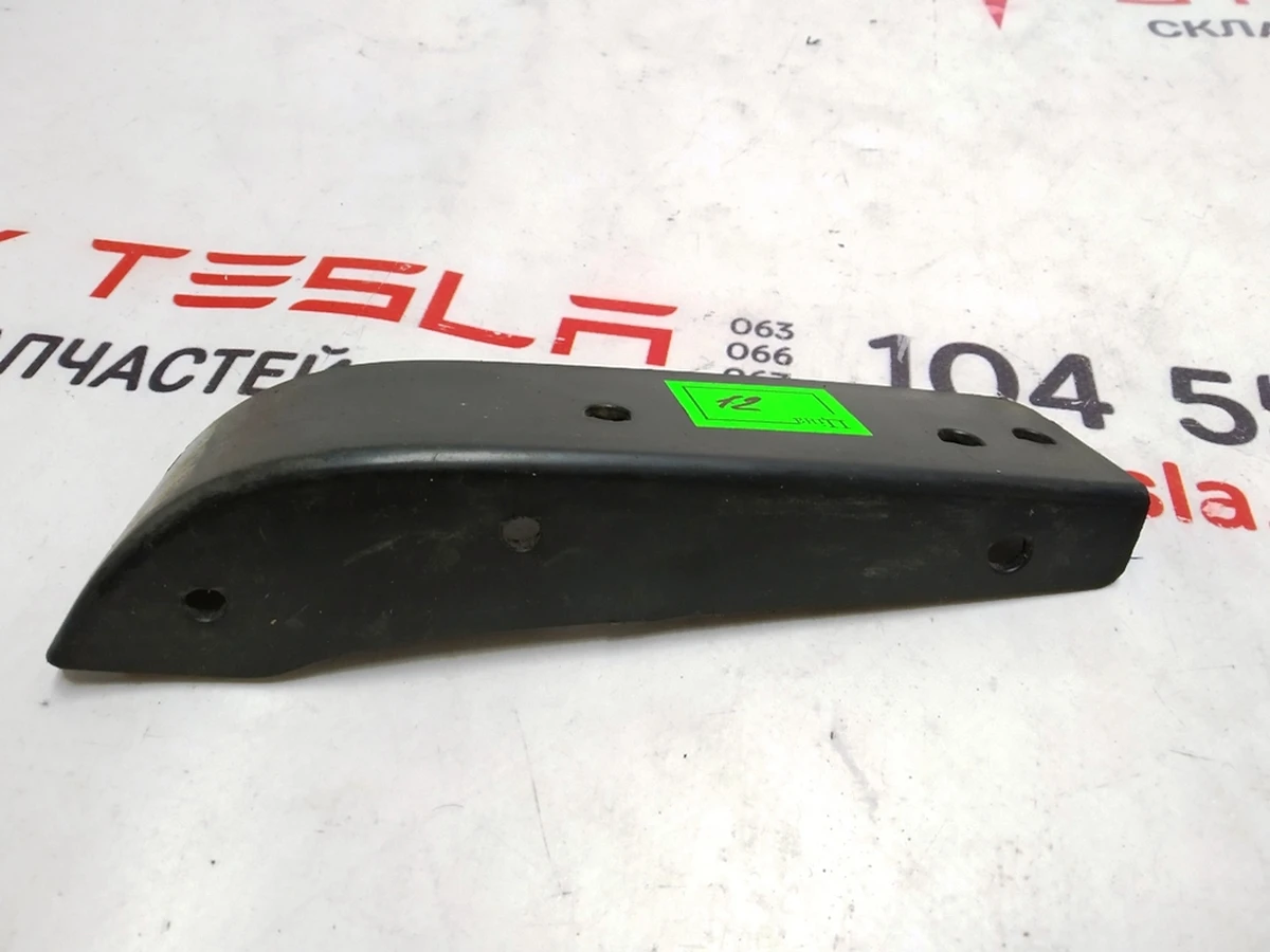 3 Кронштейн підкрилка заднього лівого Tesla model S REST 1016323-00-C