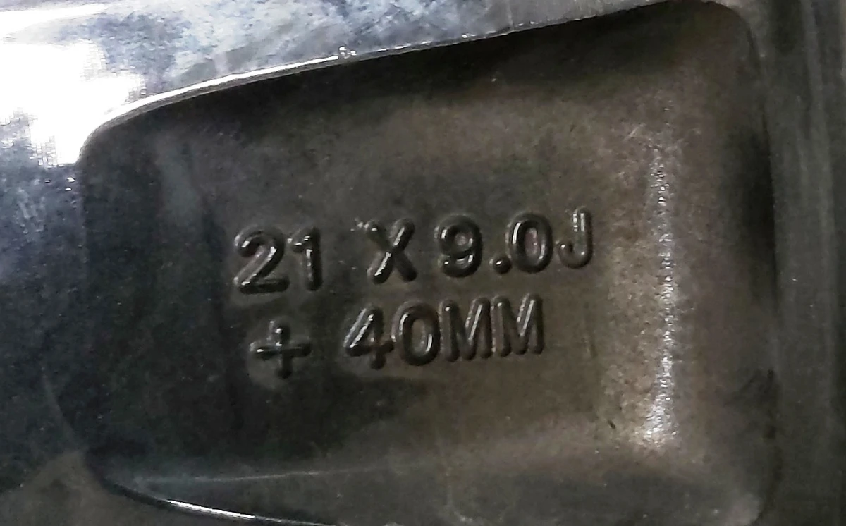 1 WHEEL, 21X9.0 - GREY TURBINE - REAR damaged Tesla model S, model S REST 1054044-00-C