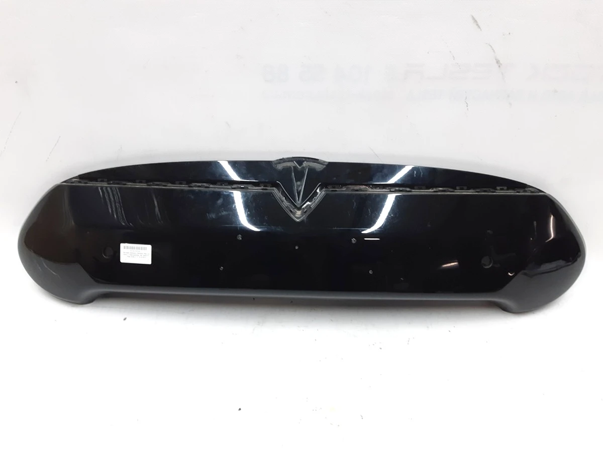 1 Накладка переднього бампера (яйце) (з пошкодженням) без хрому та знака "Т" Tesla model S 1017415-00-D