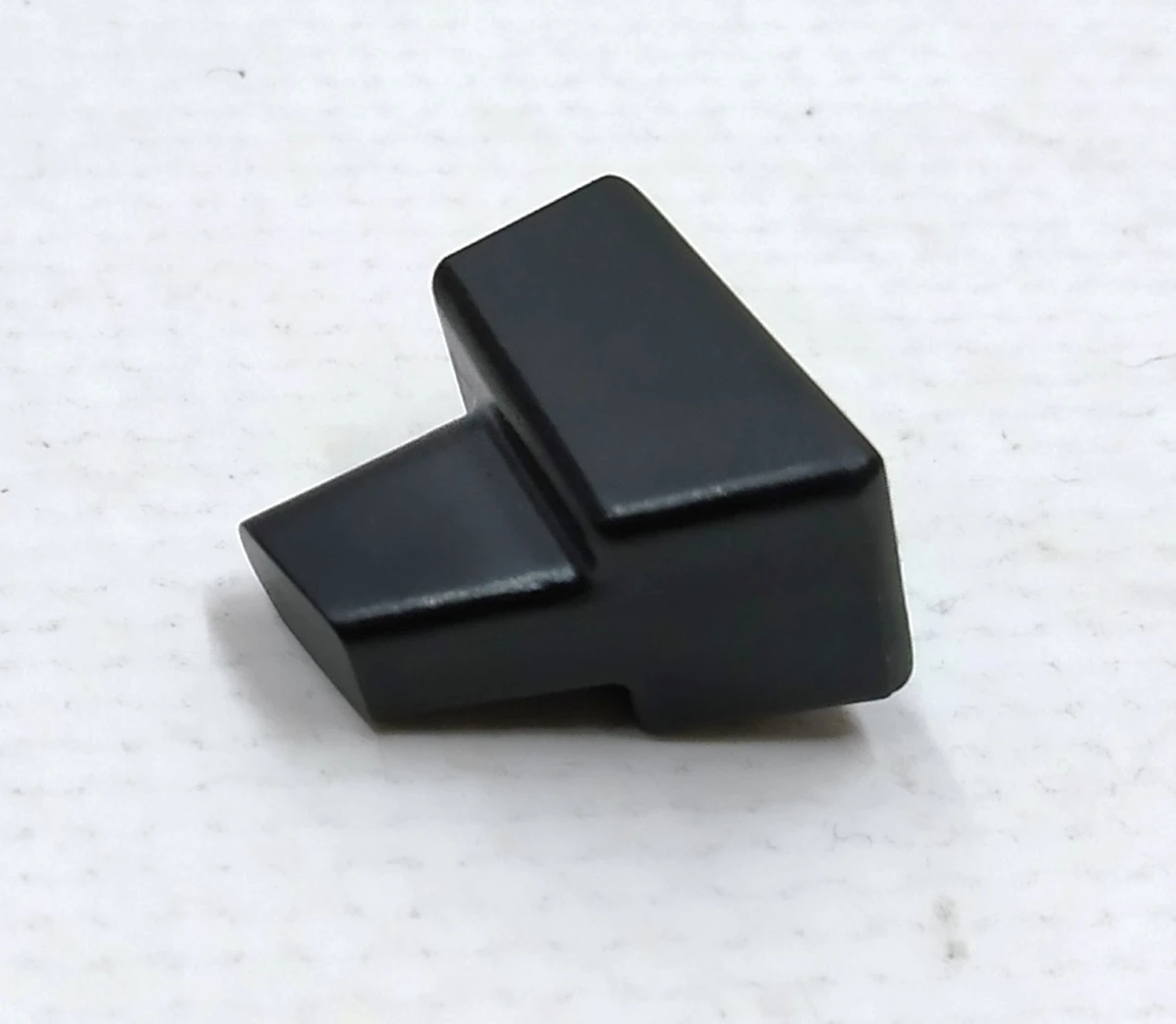 16 Plug for illumination of the handle mechanism of the outer rear left/right Tesla model S REST, model S 1017592-00-B