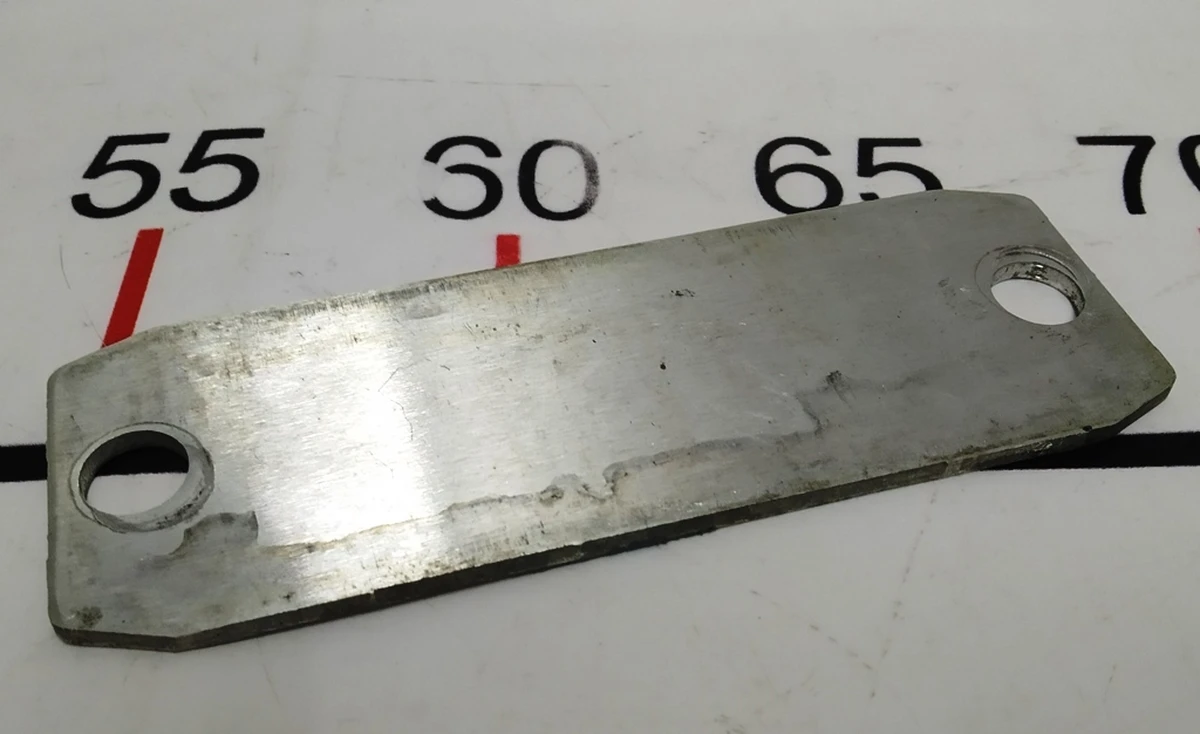 24 Пластина (прокладка) основания гребня бампера переднего Tesla model S 1017659-00-A