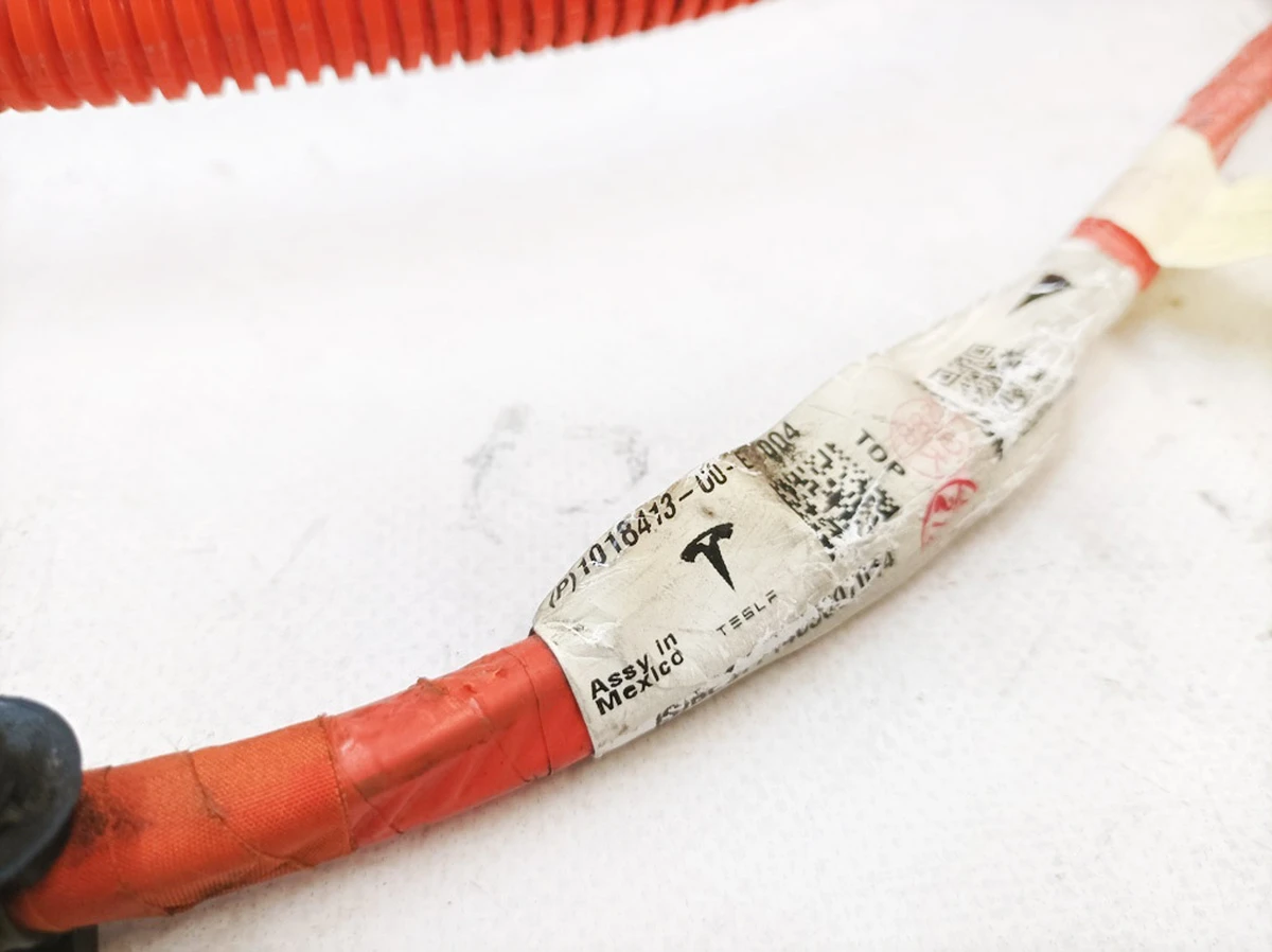 Електропроводка високовольтної батареї (порт зарядки) Mercedes B-Class A2424400105