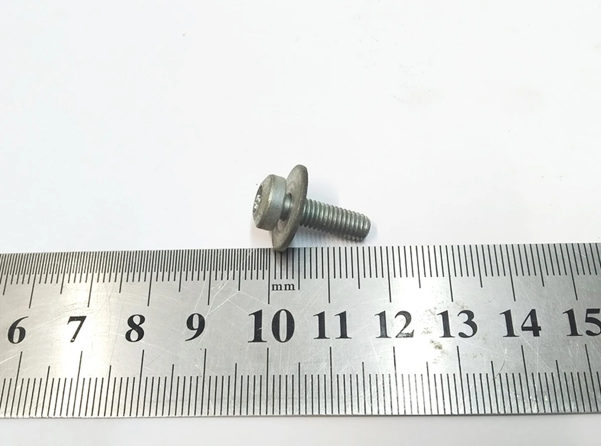 12 Болт з шайбою PN M5x16 PC98 Tesla model X 1018693-00-B