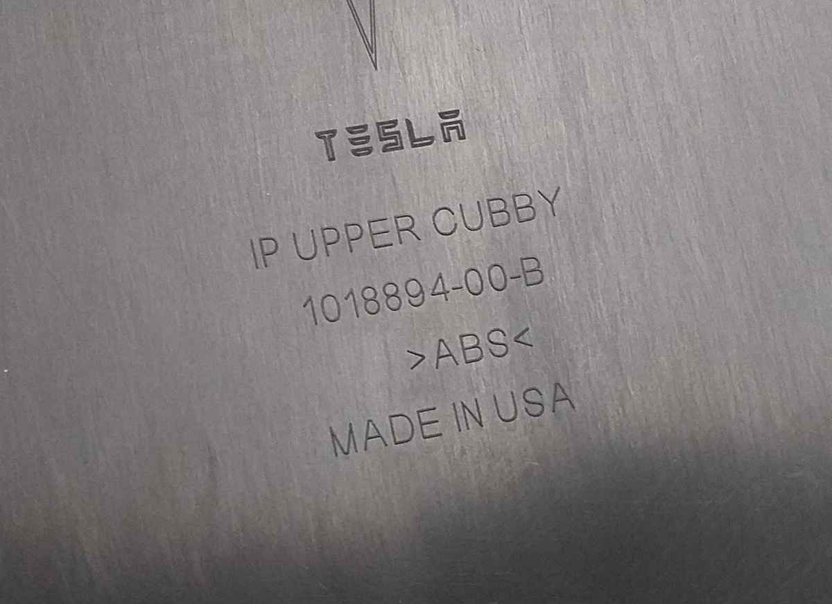 37 Ніша для зберігання під монітором Tesla model S, model S REST 1018893-00-E