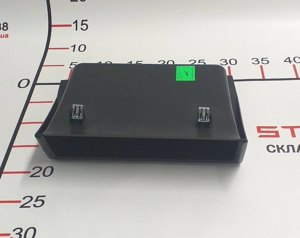 37 Ніша для зберігання під монітором Tesla model S, model S REST 1018893-00-E