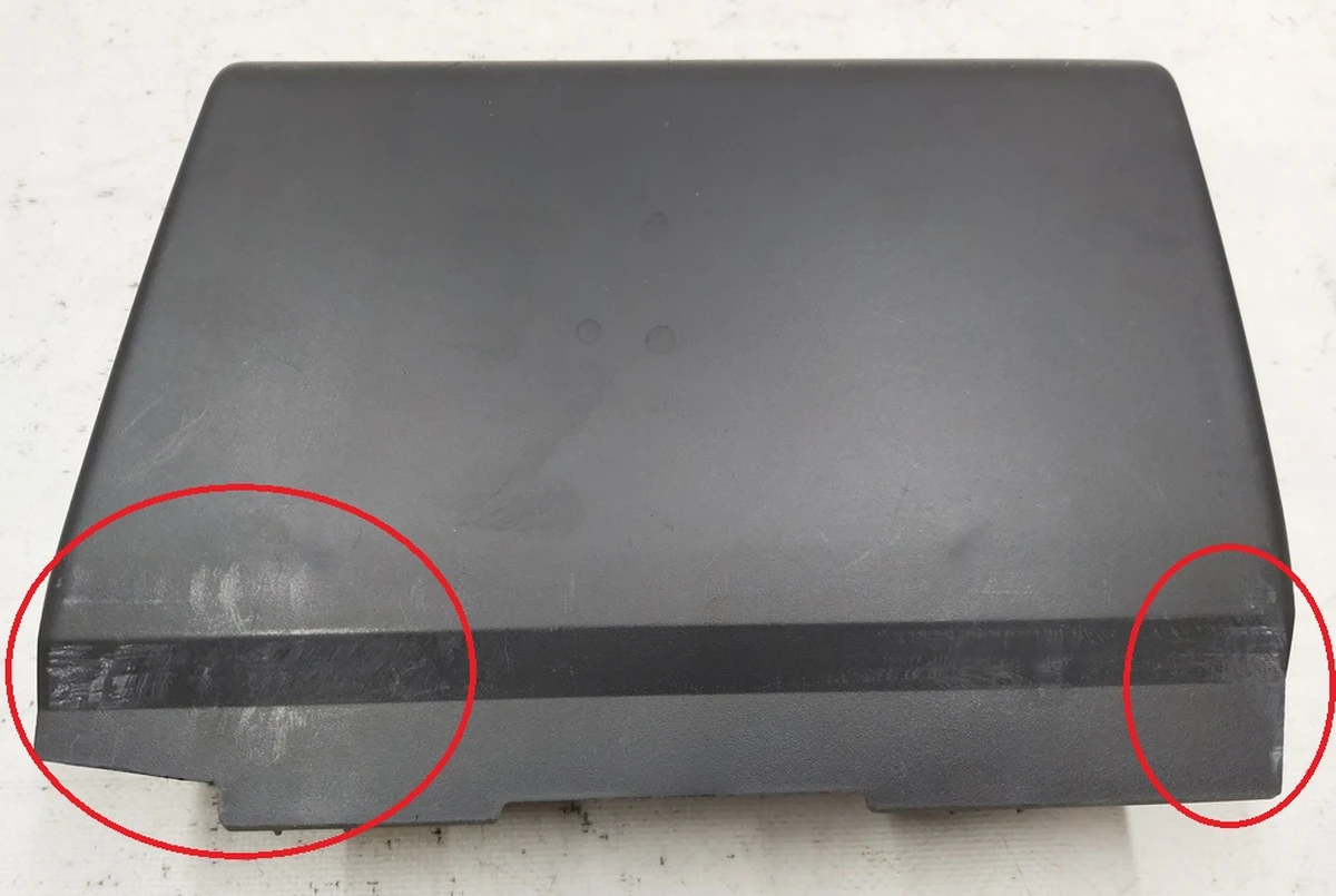 37 Ниша для хранения под монитором без резинового коврика с повреждением Tesla model S, model S REST 1018893-00-E