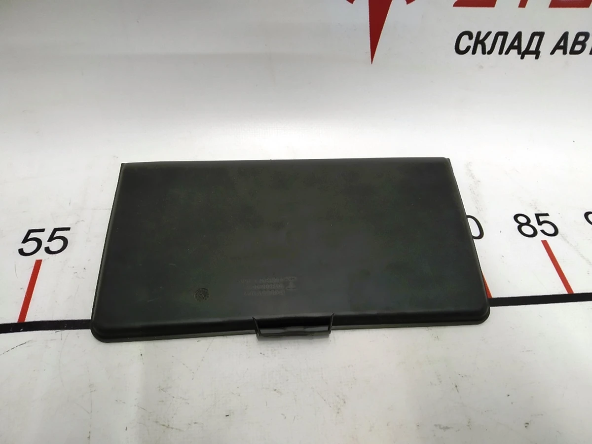 37 Килимок ніші для зберігання під монітором Tesla Model S, Model S REST 1018896-00-C