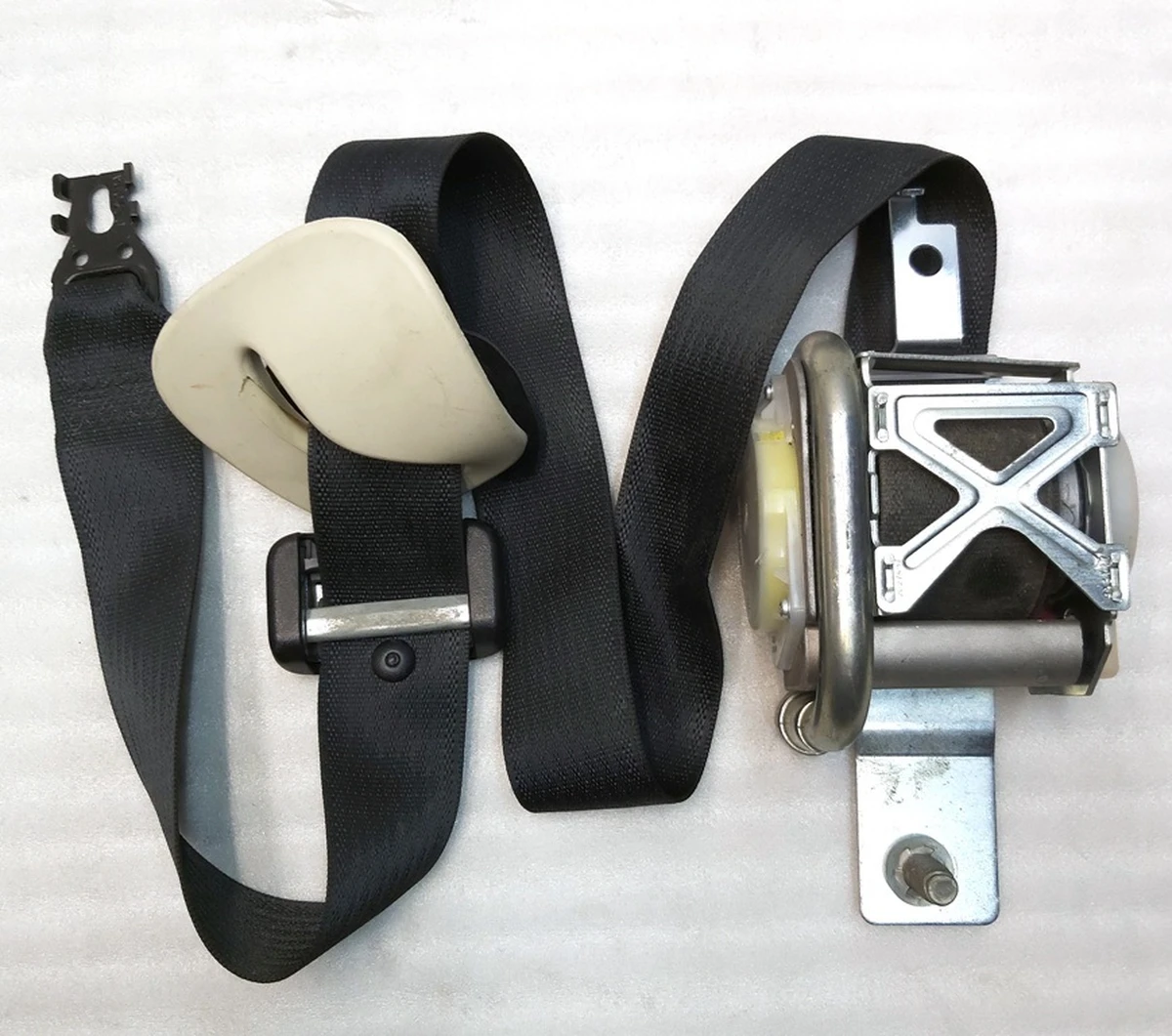 1 Ремень безопасности передний водительский (USA) под восстановление Tesla model S, model S REST 1019468-02-C