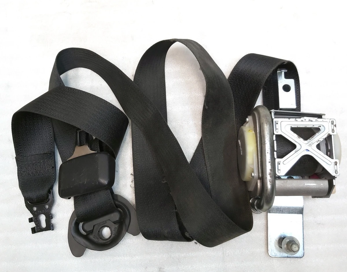 1 USA/CANADA - 1ST ROW SEATBELT ASSEMBLY - LEFT BLACK WITH FOG BEZEL - 85MM HIGHER for restoration Tesla model S, model S REST 1019468-02-C