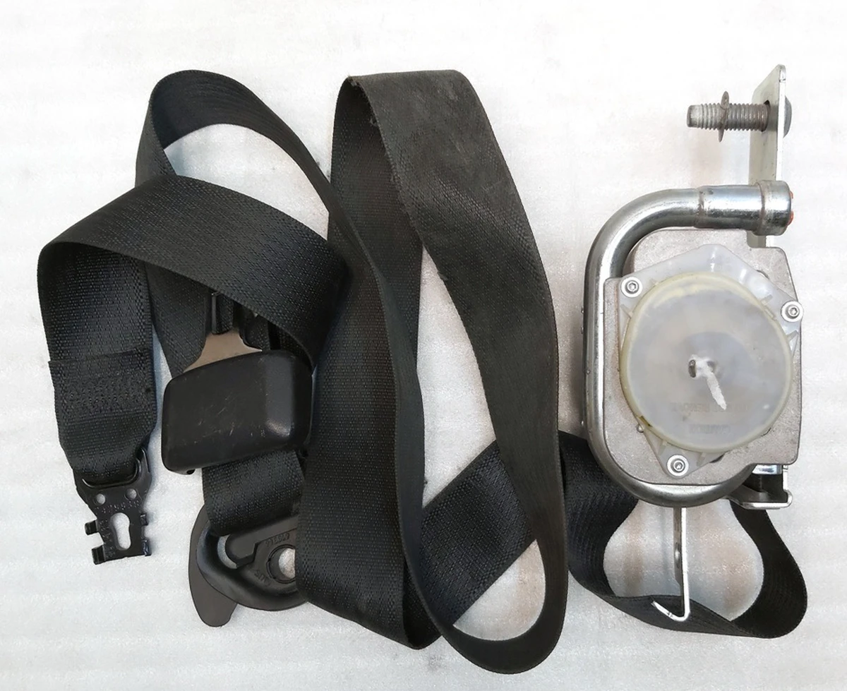 1 USA/CANADA - 1ST ROW SEATBELT ASSEMBLY - LEFT BLACK WITH FOG BEZEL - 85MM HIGHER for restoration Tesla model S, model S REST 1019468-02-C