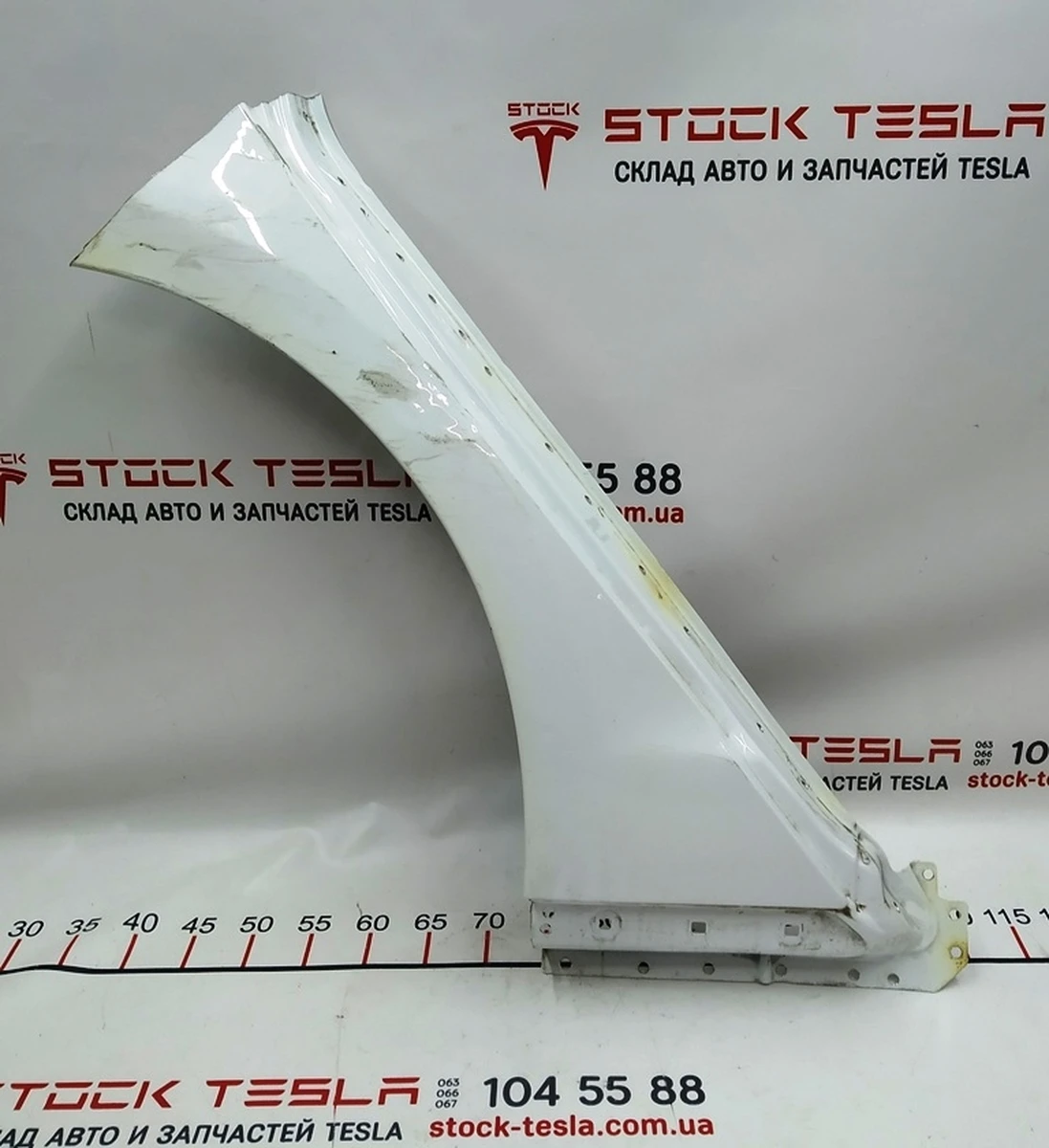 Чверть задні праві чобіток зовнішній (фільонка) (з ушкодженнями) Tesla model S, model S REST 1020514-S0-A