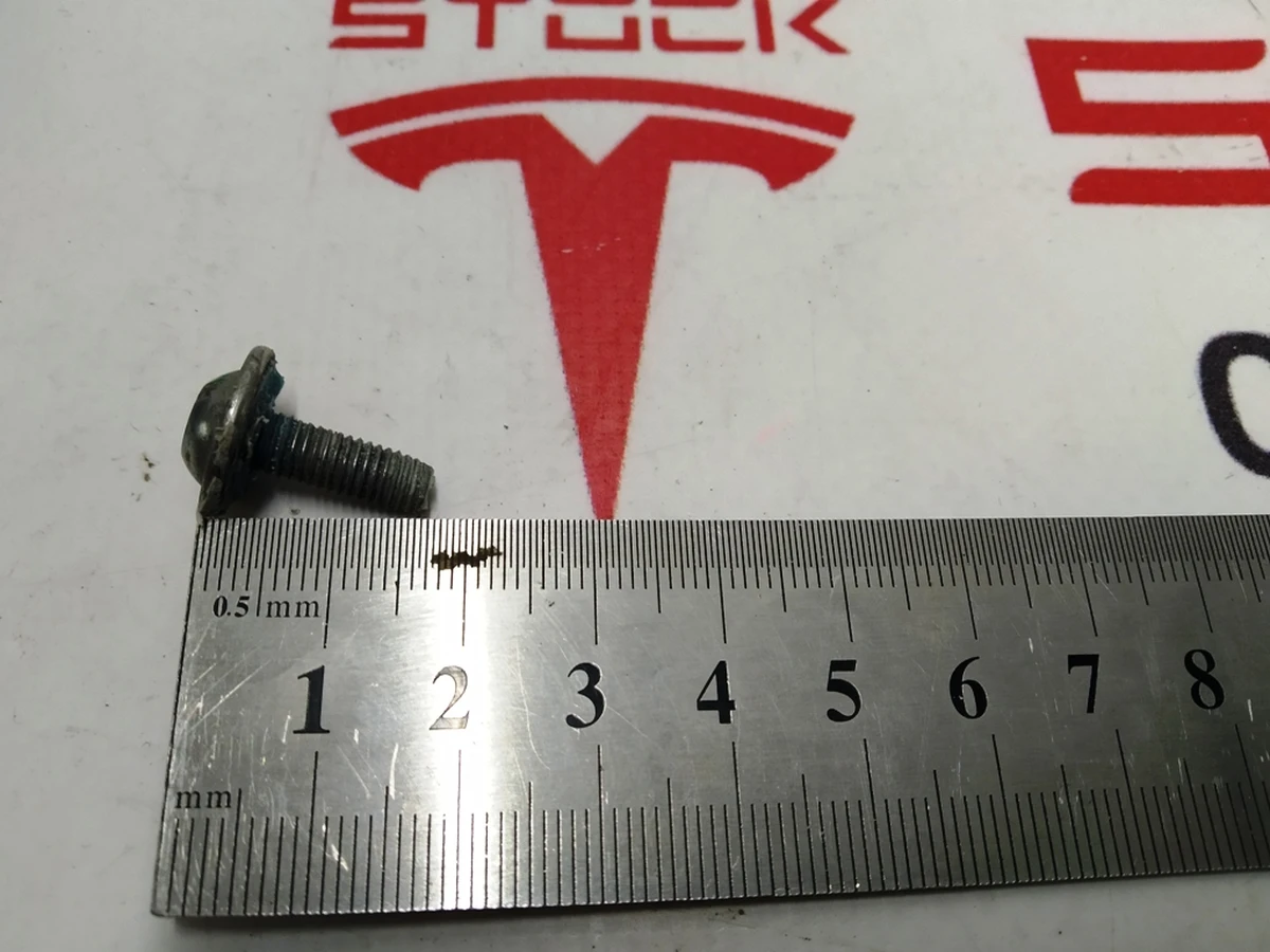 10 Болт SCR,M5-0.8X16,PH,TRX,STL 8.8,ZNC,W/PATCH Tesla model S, model S REST, model X 1020748-00-A