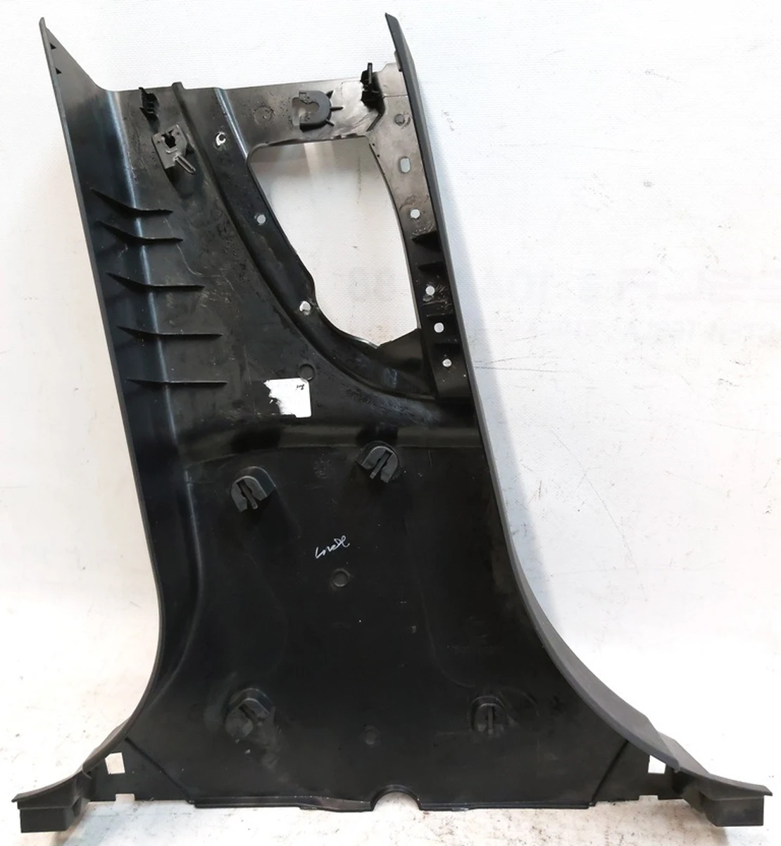 Пластик стойки B нижней правой с повреждением Tesla model S REST 1024686-S2-G