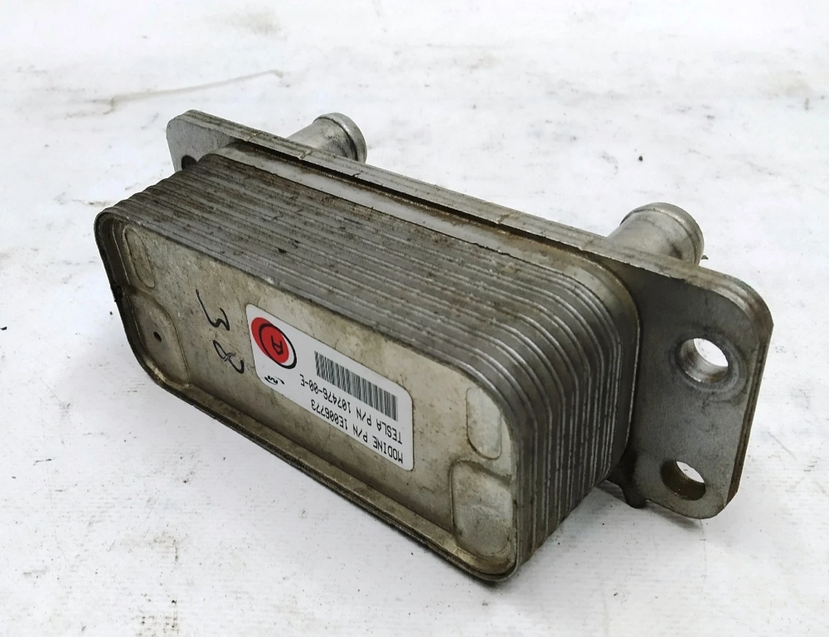 8 Теплообмінник / чиллер (CHILLER) Tesla model S 1007476-00-E