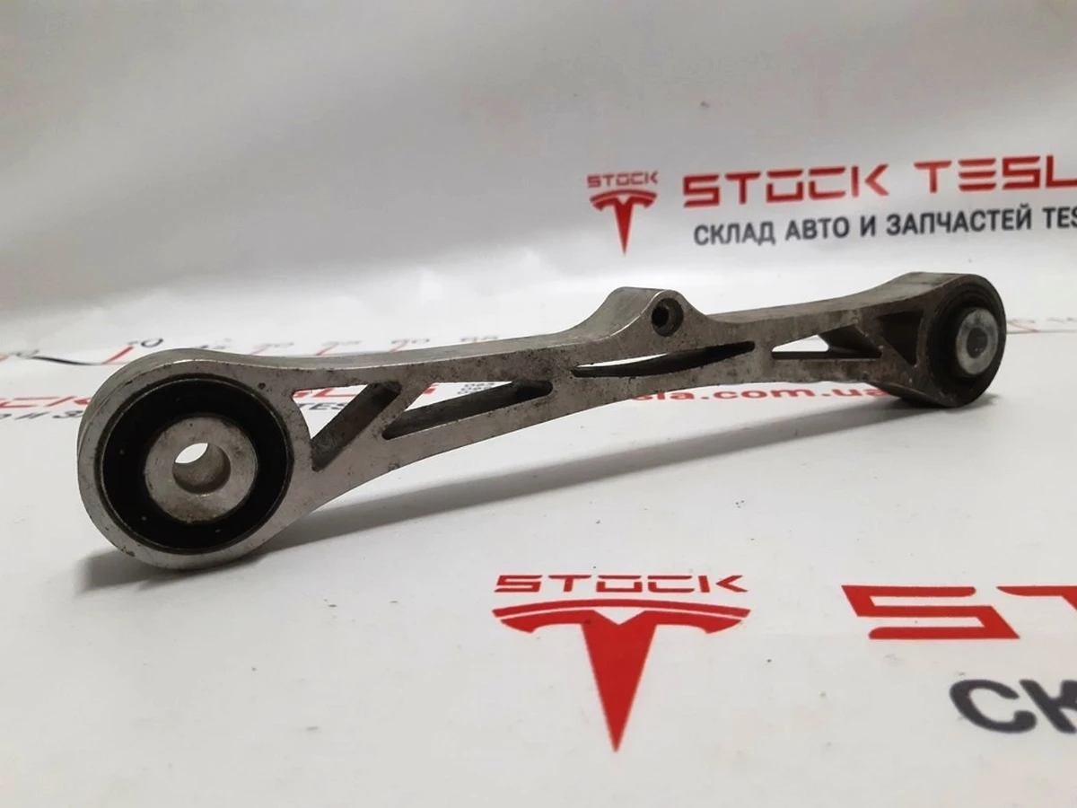 16 Важіль задній поперечний під датчик правий лівий RWD Tesla model S, model S REST 1021418-00-B