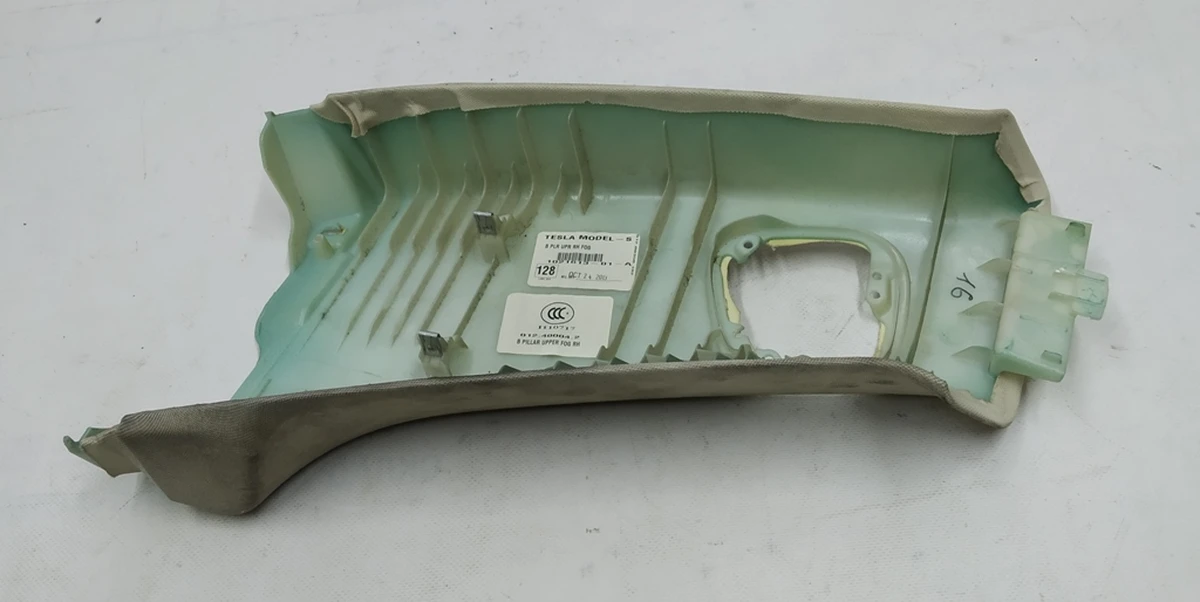 15 B-pillar trim upper right white textile (damaged) Tesla model S, model S REST 1021613-01-A