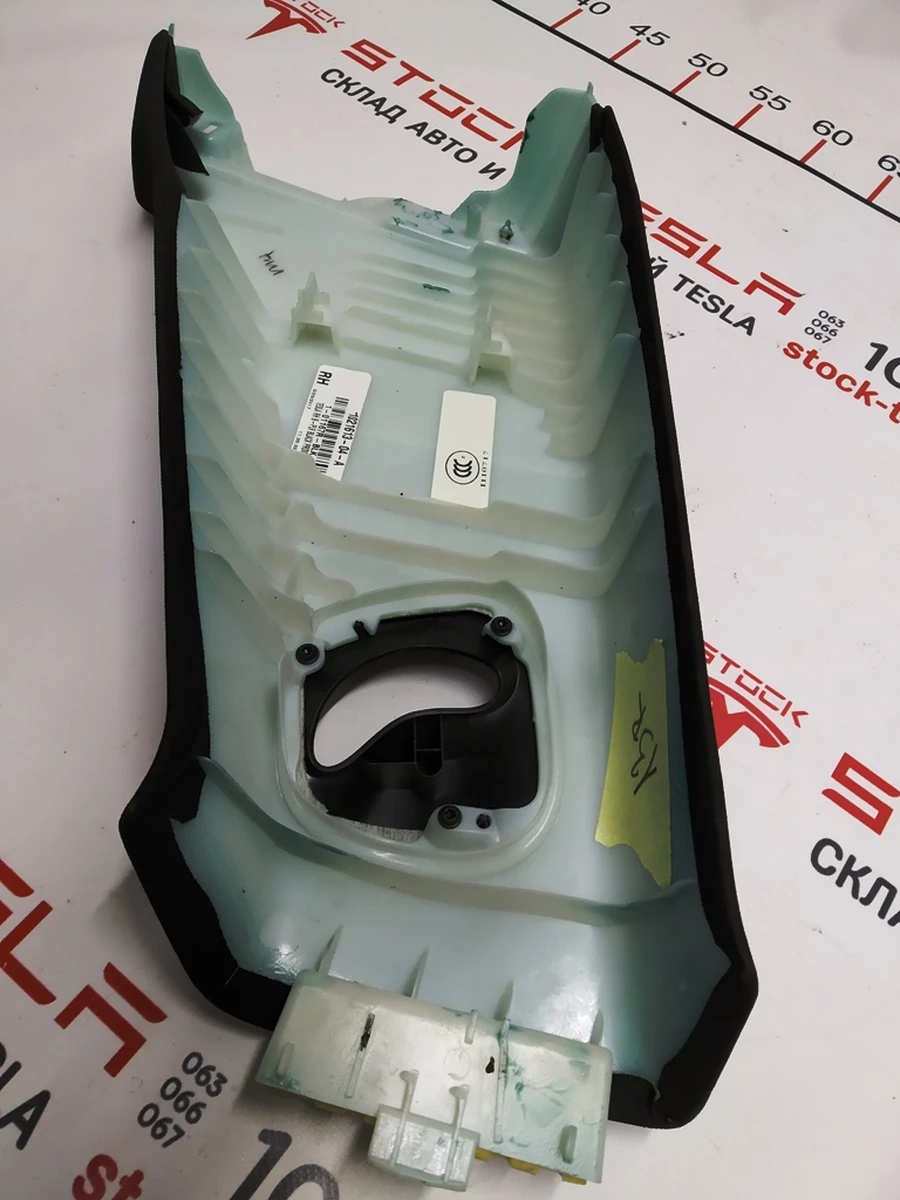 15 Облицовка стойки B верхняя правая черный текстиль Tesla model S REST 1021613-04-B