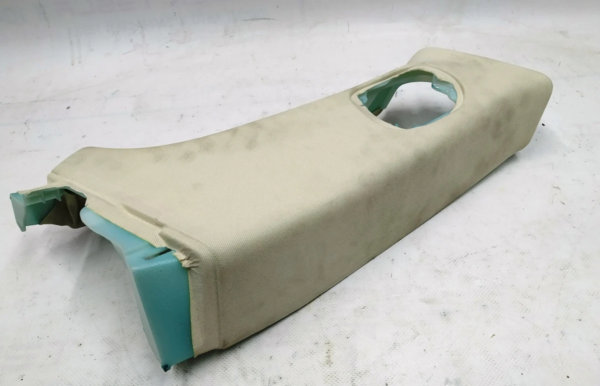 15 Облицювання стійки B верхня права білий текстиль Tesla model S, model S REST 1021613-01-A