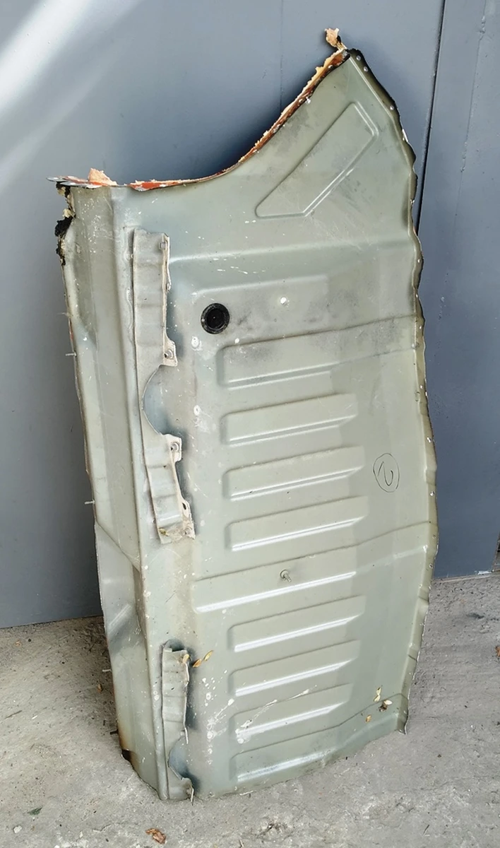 1 Задний карман кузова (дефект - обрезаный) Tesla model S 1021720-S0-A